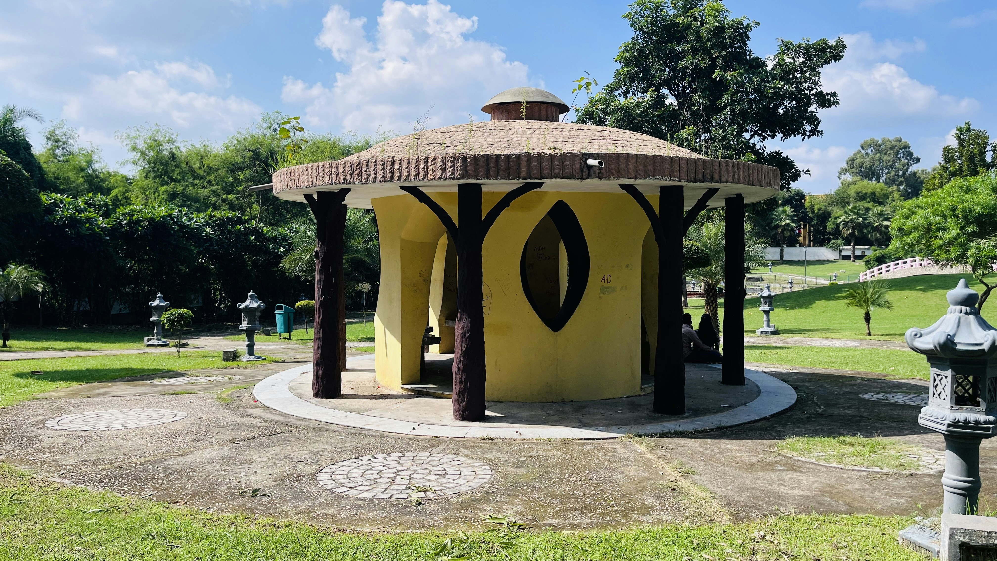 A yellow gazebo in a park photo – Free Chandigarh Image on Unsplash