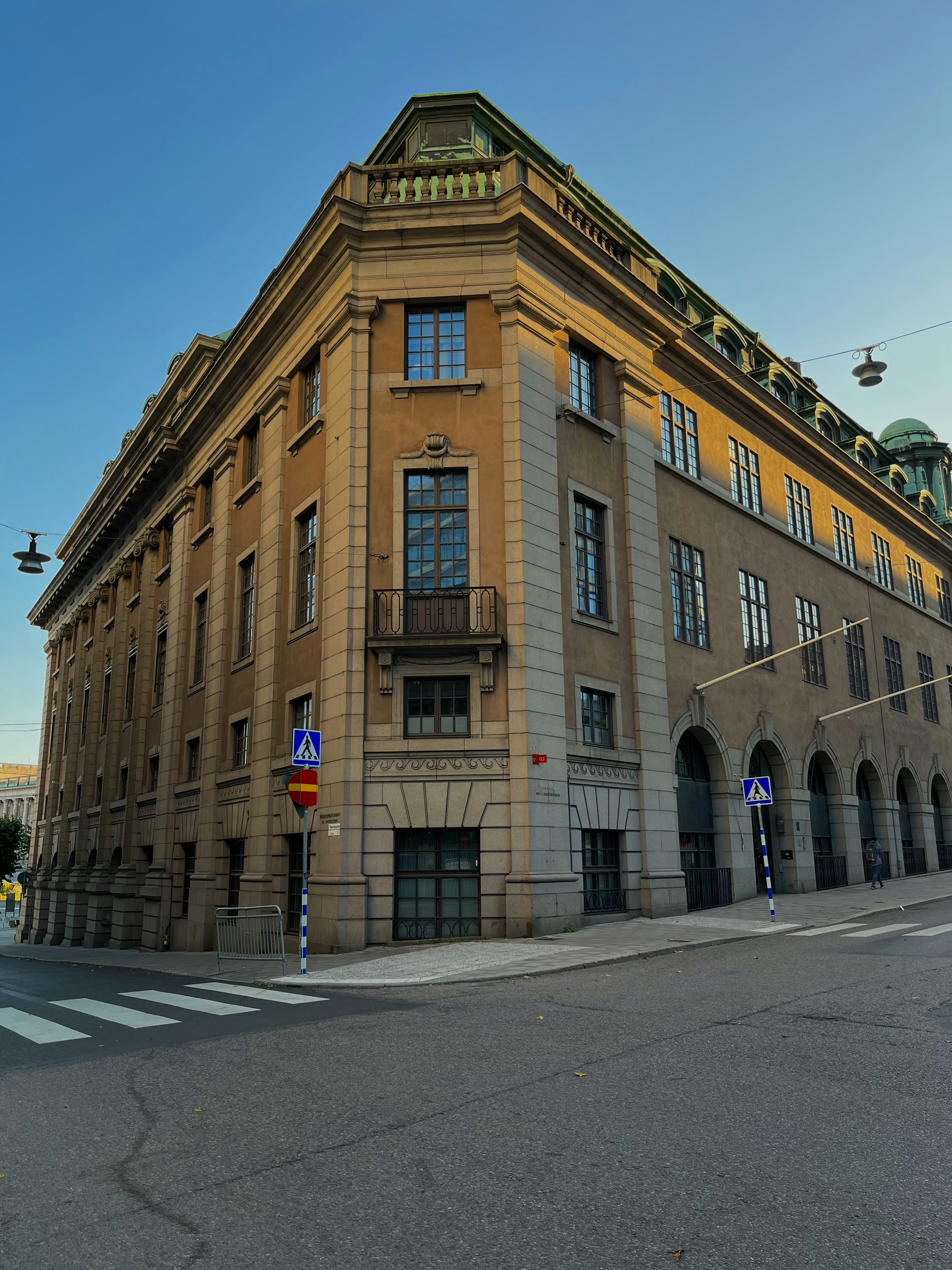 Photo by manuelltony