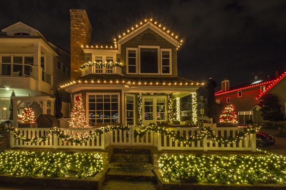 a house with christmas lights