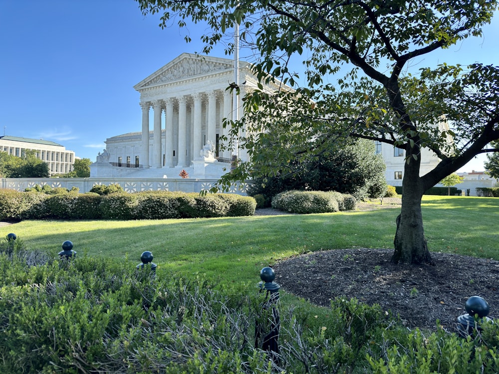 a white building with columns