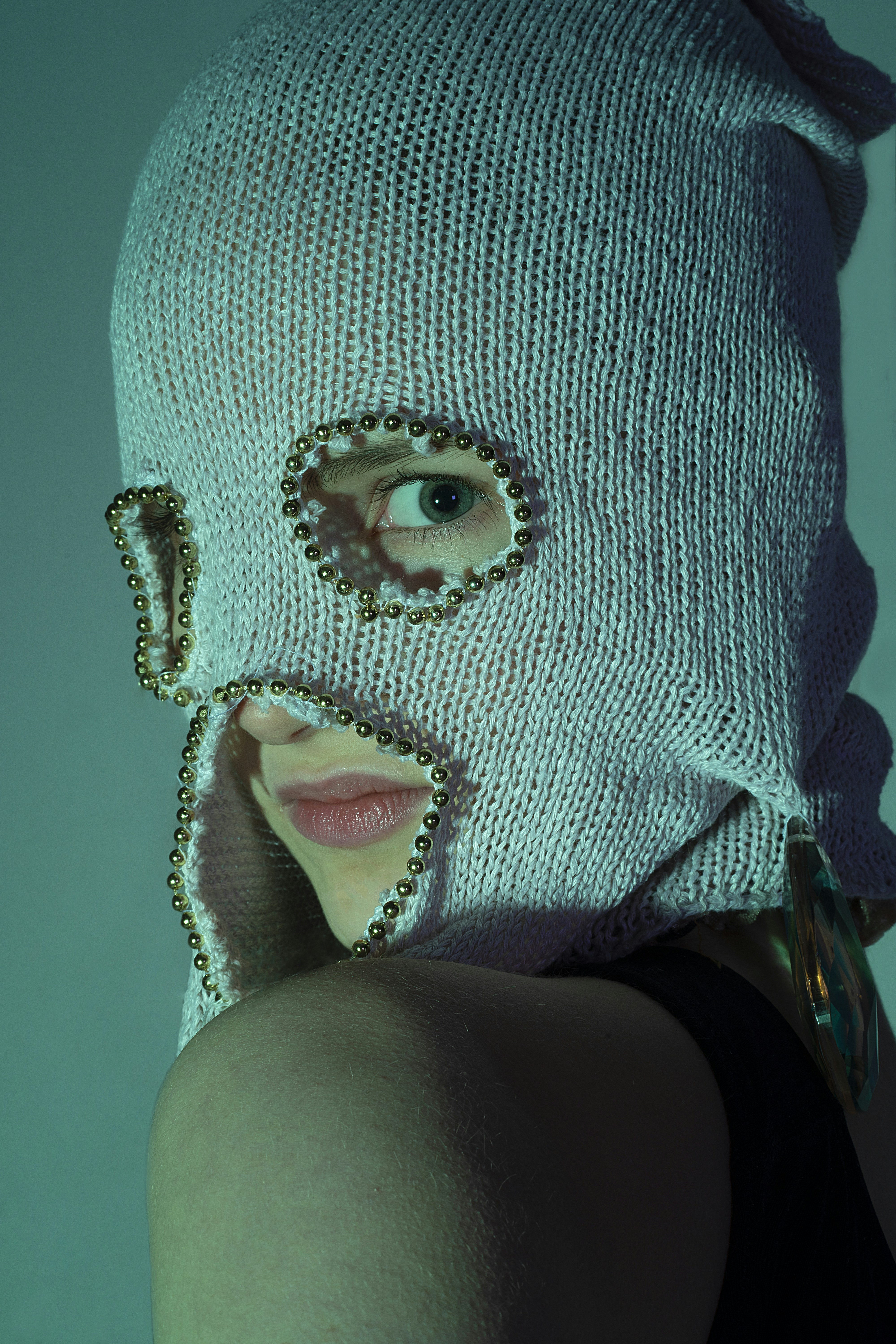 A person wearing a mask photo – Free Image on Unsplash