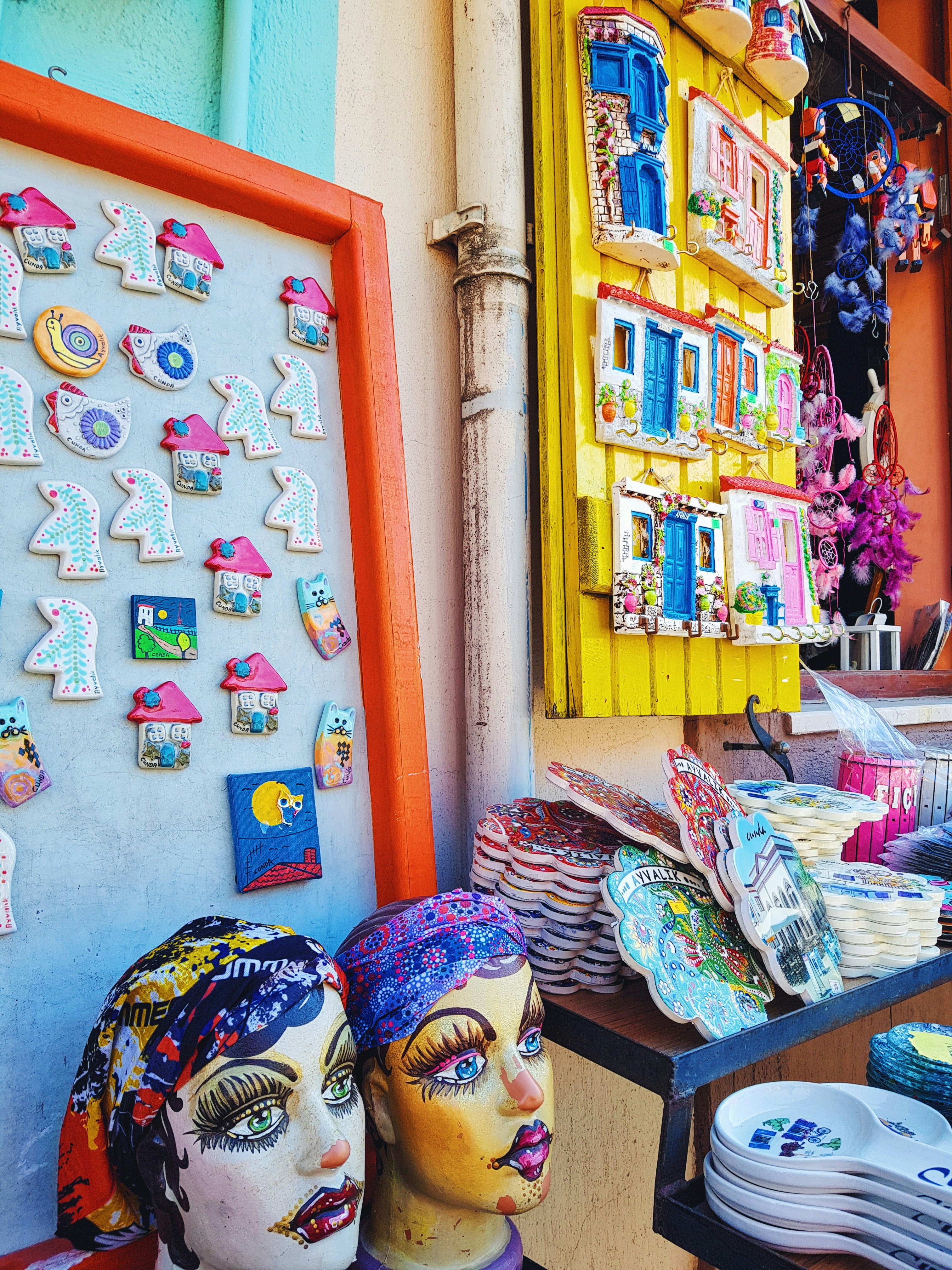 Pop-up shop di successo che attrae clienti felici