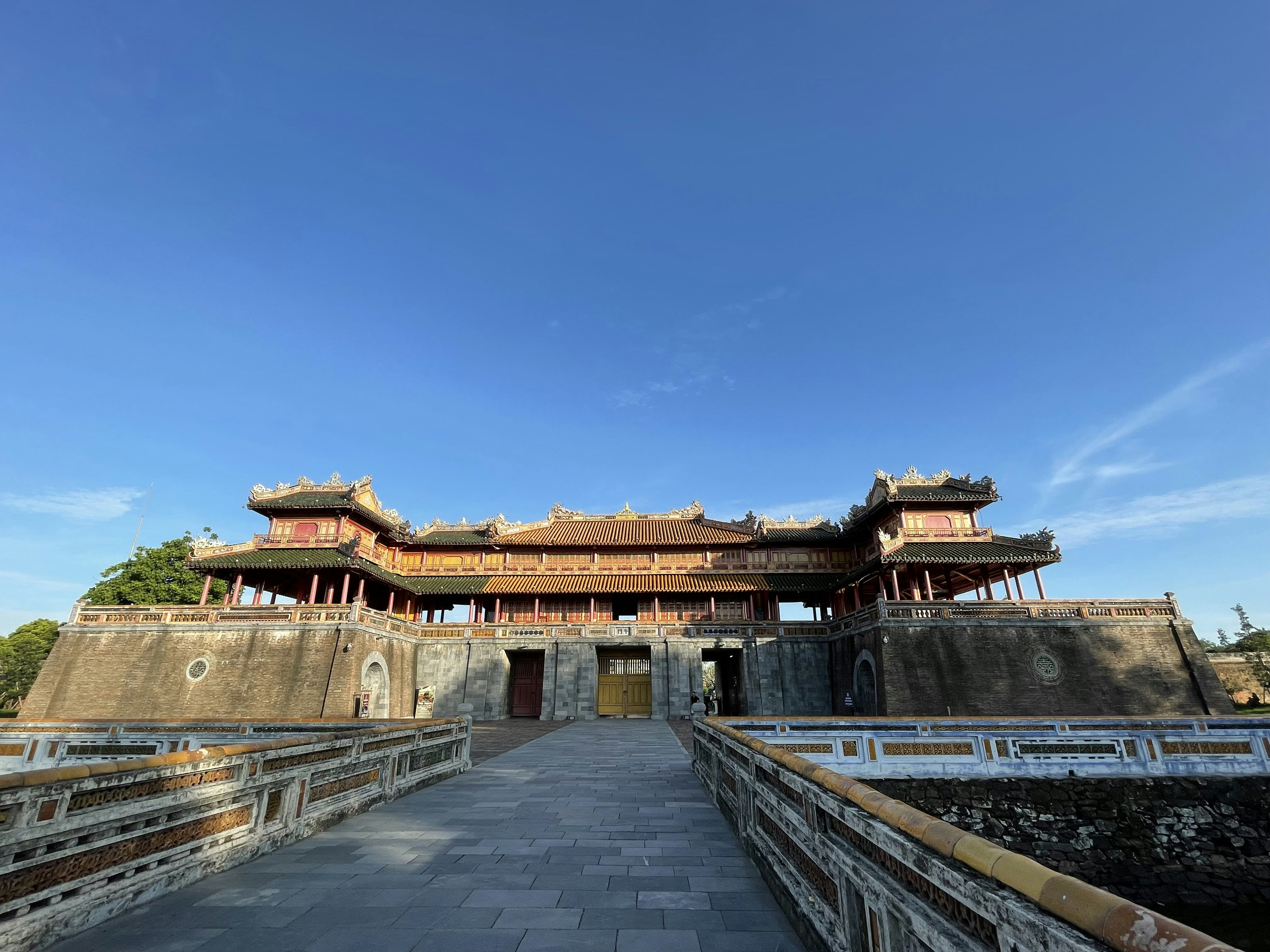 a large building with a large roof