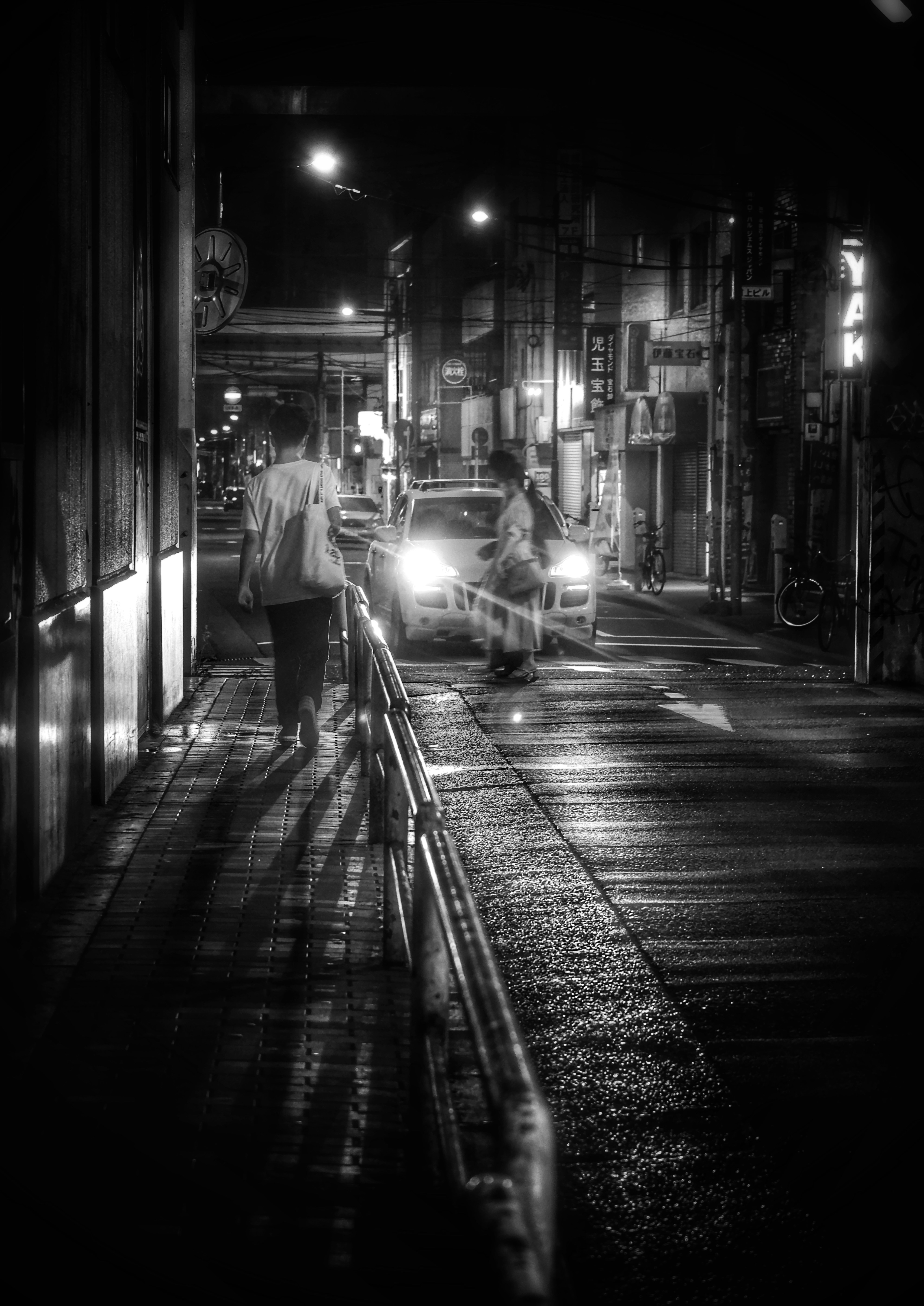 Photo by rojiurayokocho