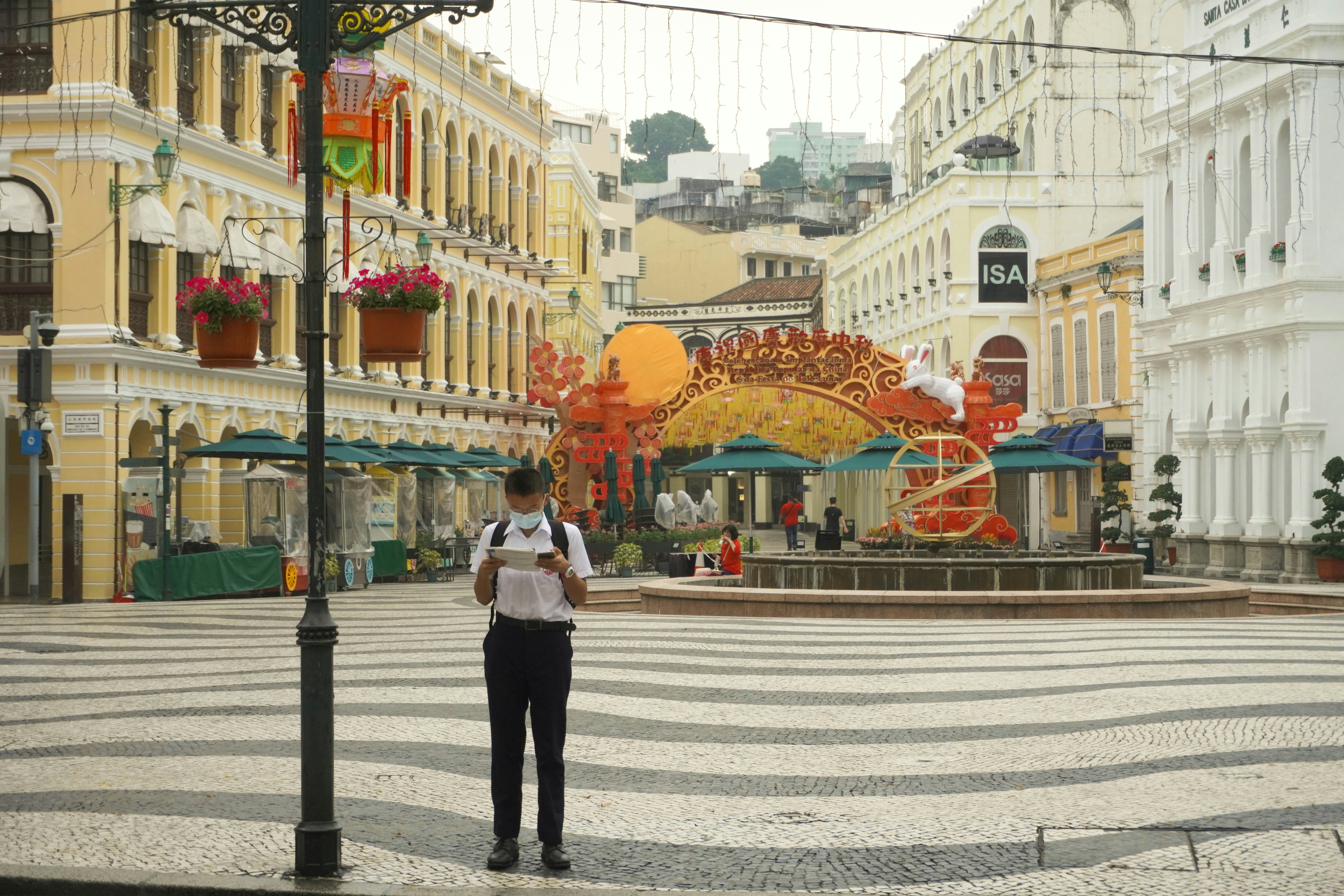 Stay online in the Macau with a prepaid eSIM from eSIMlii. Instant activation, no roaming charges, and reliable coverage.