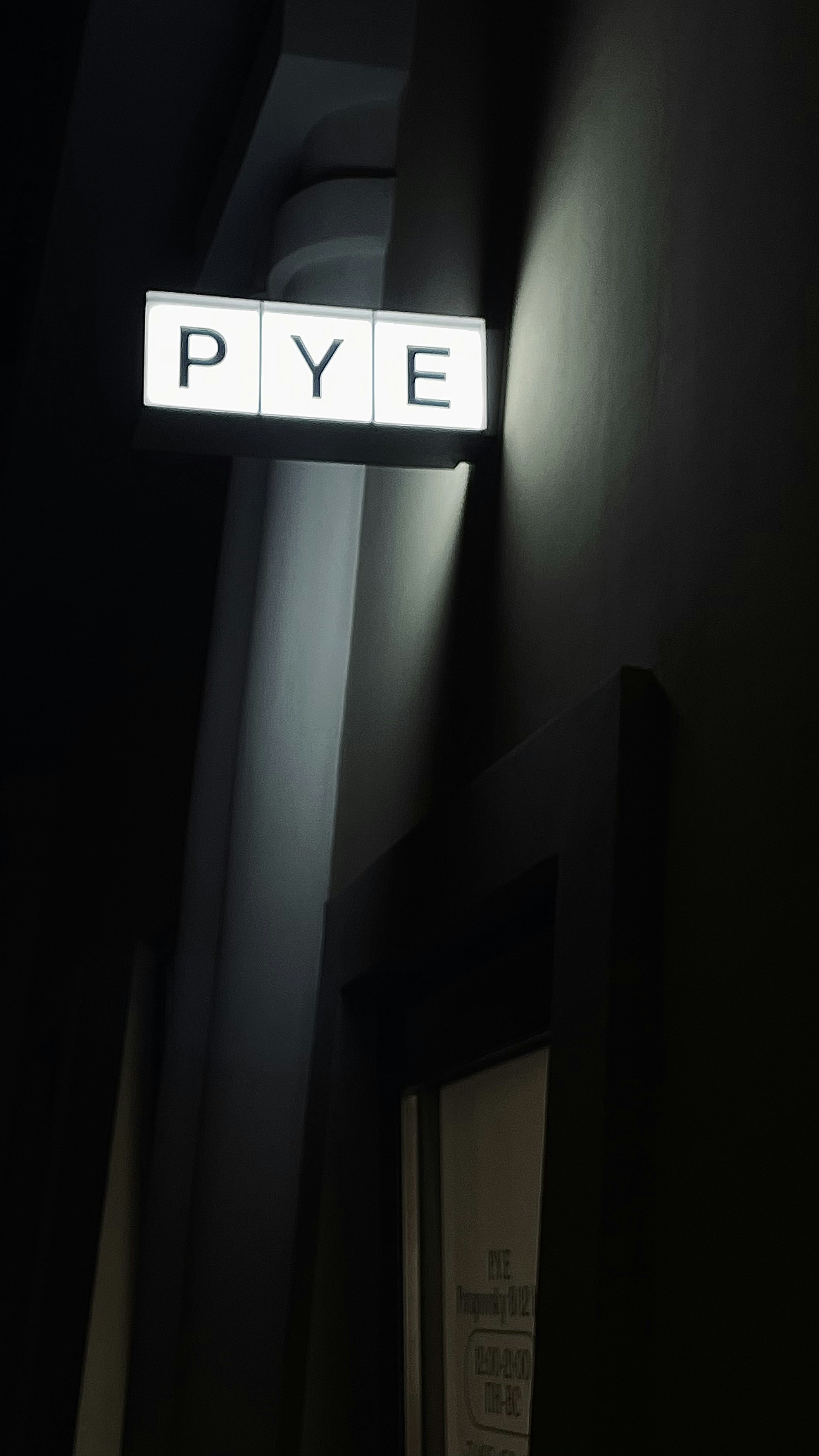 A white light on a wall photo – Free Building Image on Unsplash