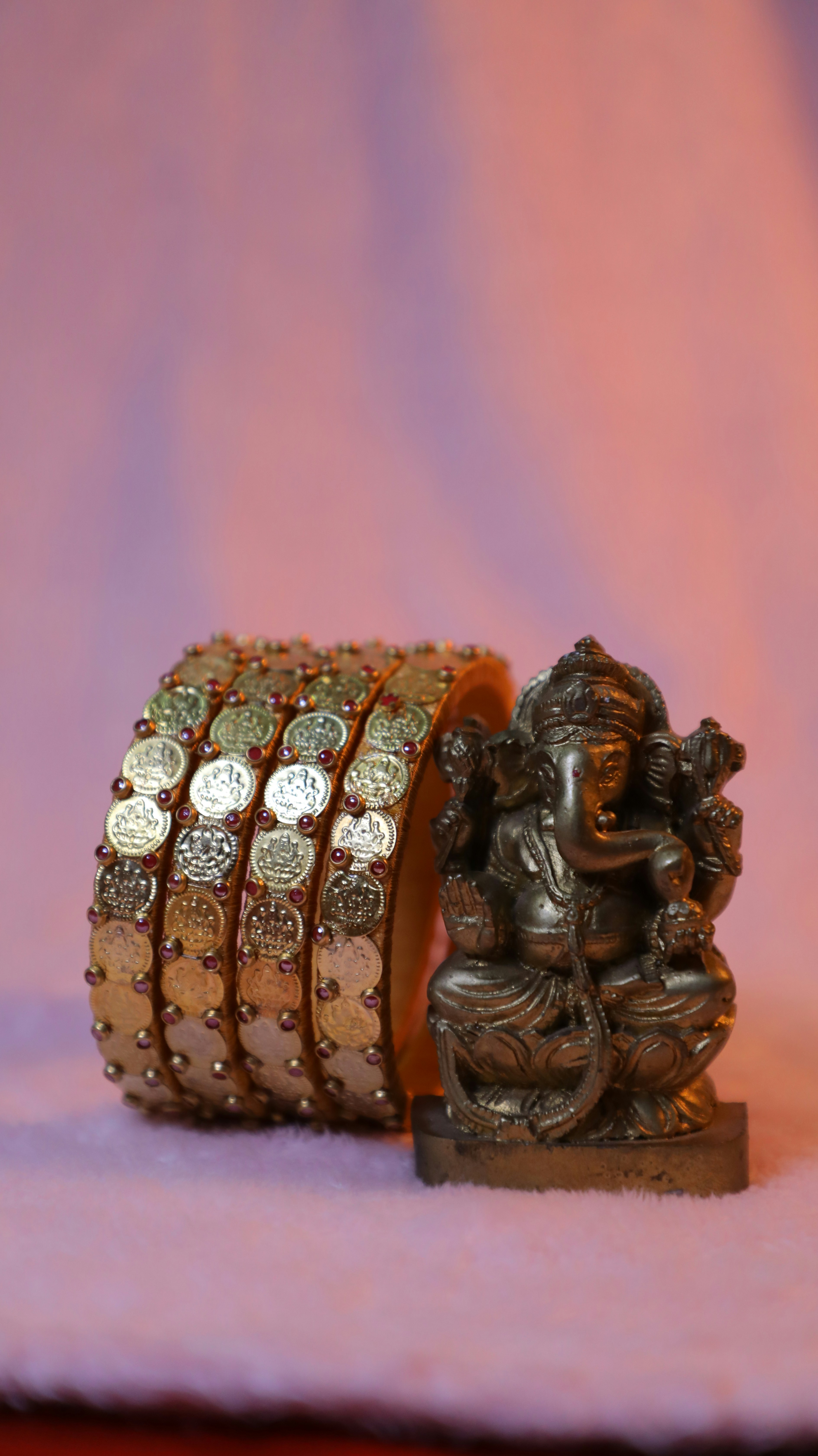 The Glamour of Antique Jewelry: Exploring the Beauty of Onyx