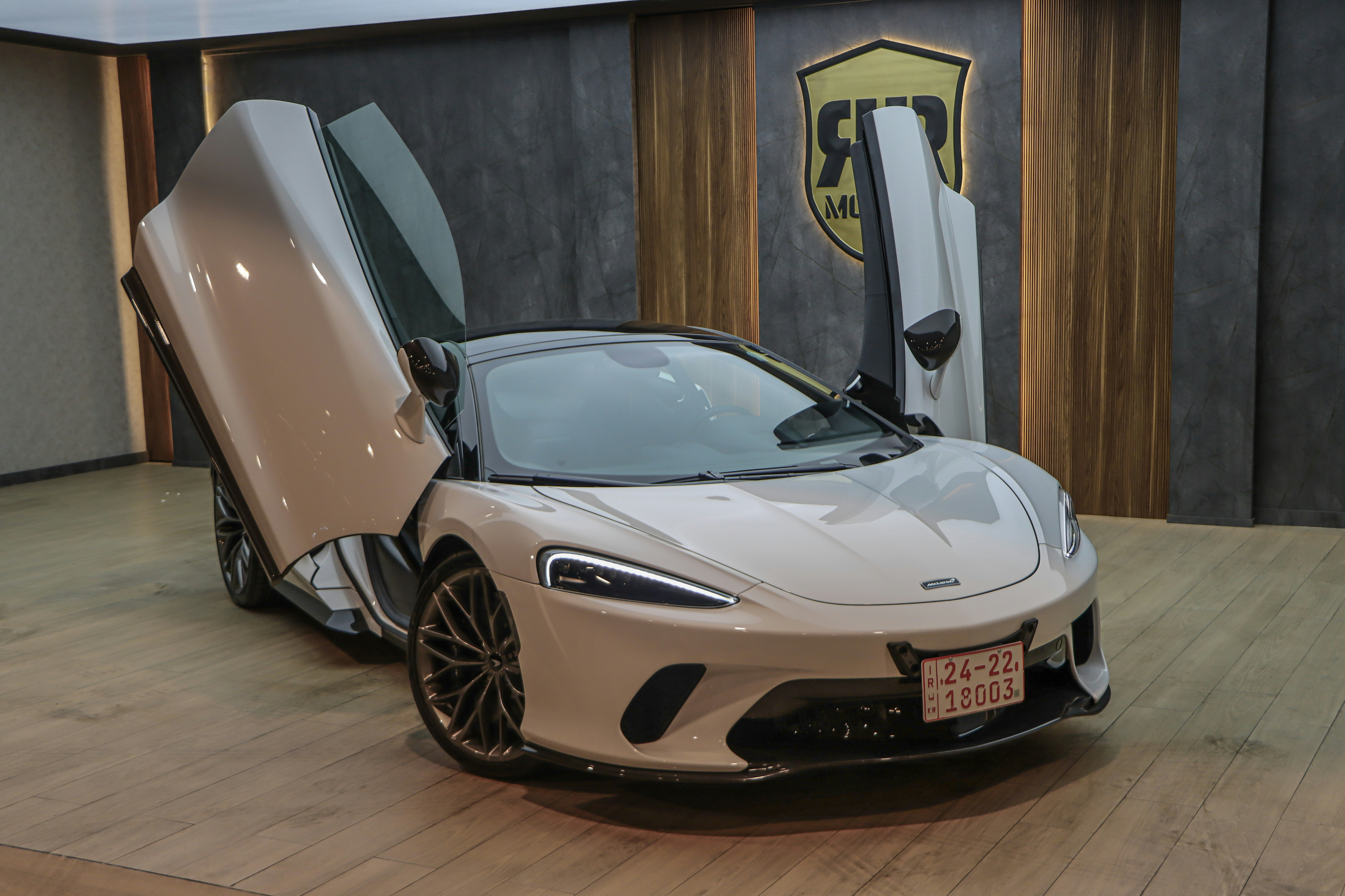 Photo by photographer_esmihel