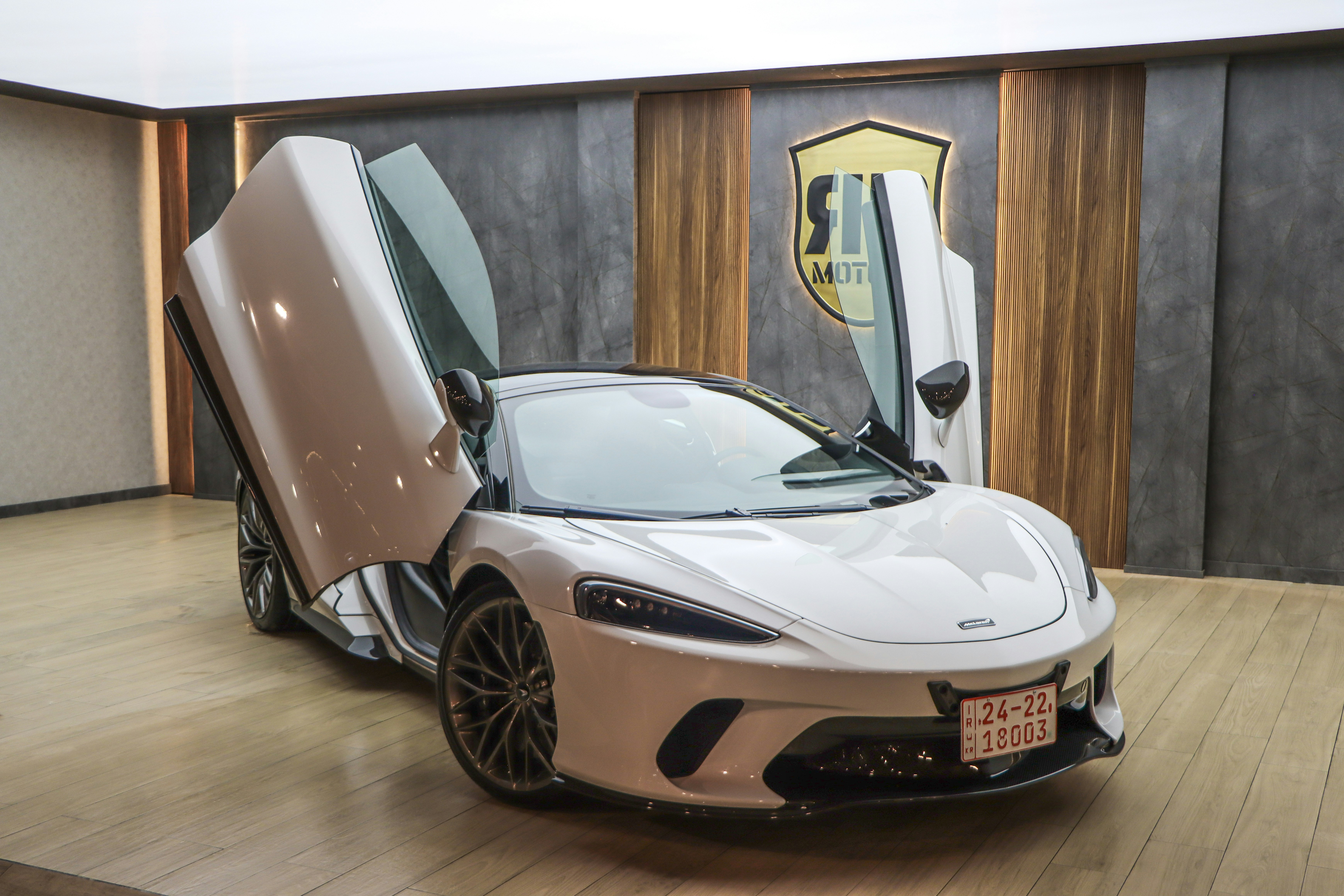 Photo by photographer_esmihel