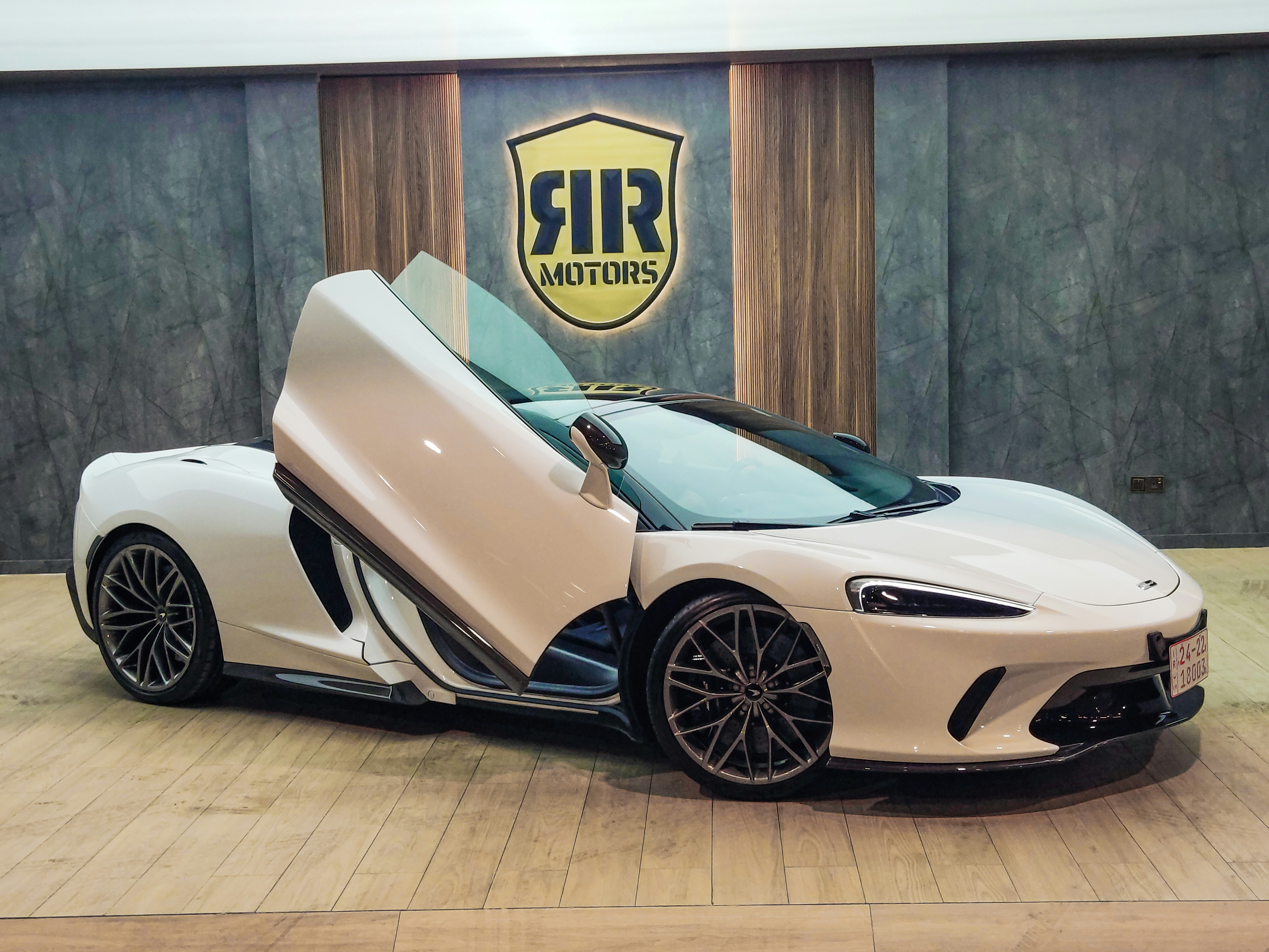 Photo by photographer_esmihel