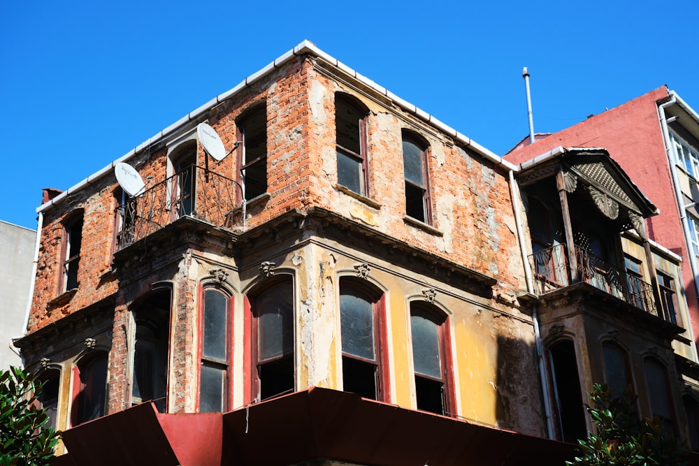 a building with broken windows