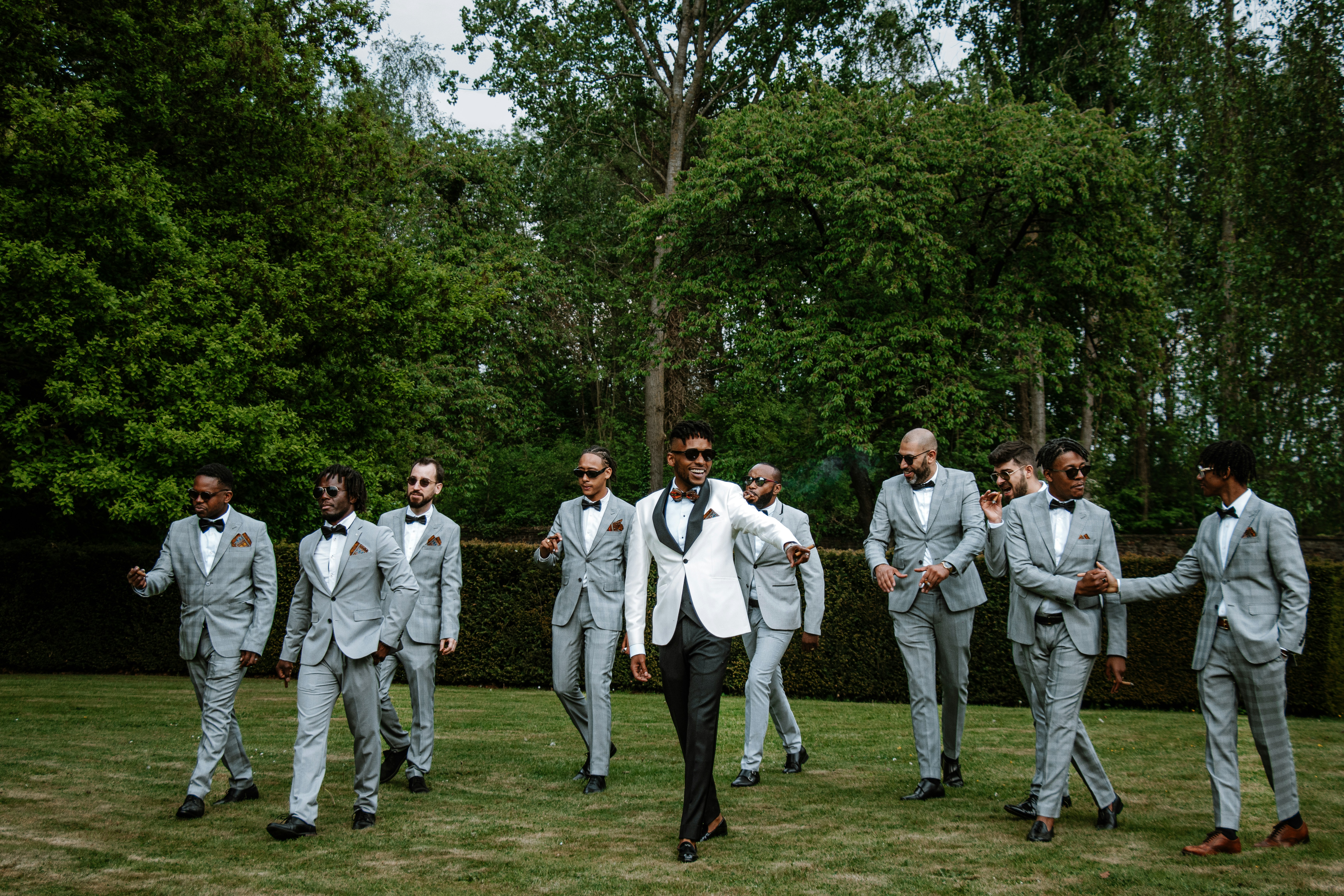 photo-1664646327030-339b85a9bd43?ixid=M3wxMjA3fDB8MXxzZWFyY2h8MTR8fG1lbnMlMjB3ZWRkaW5nJTIwYmFuZHN8ZW58MHx8fHwxNzYyNzA1OTAzfDA\u0026ixlib=rb-4.1.0