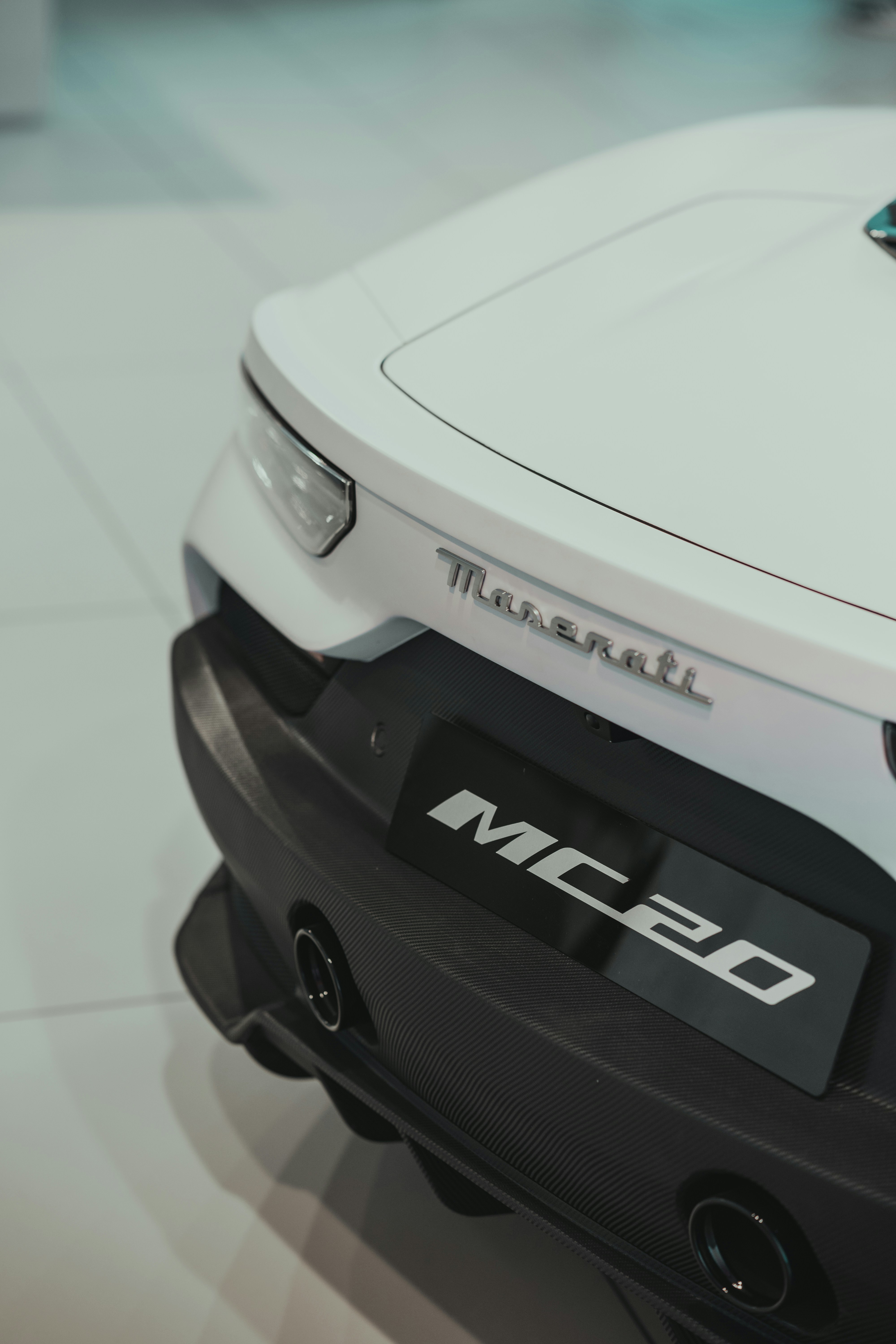 Lithium-ion vs Lead-Acid: Which EV Battery Should You Choose?