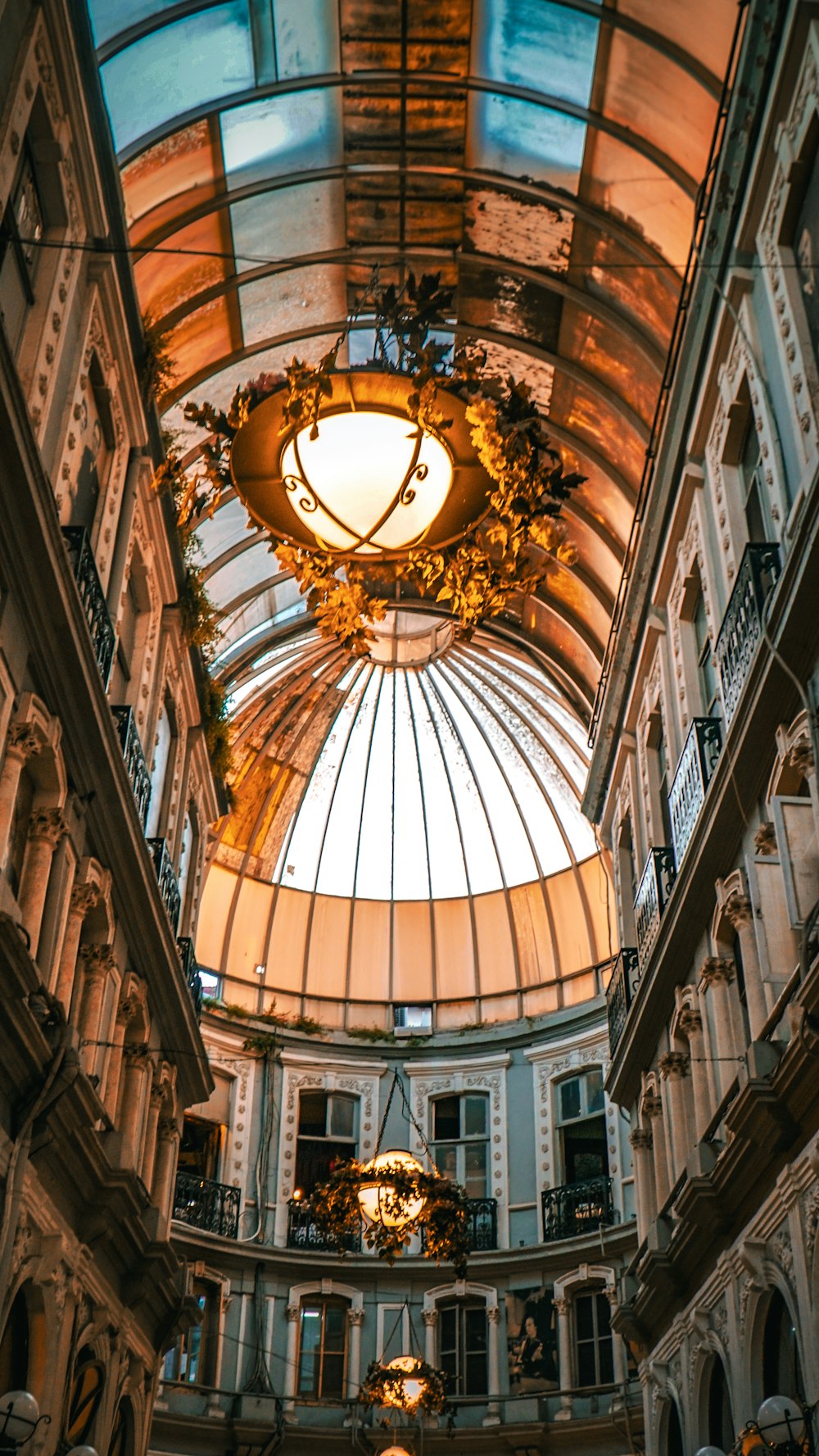 une horloge sur un bâtiment