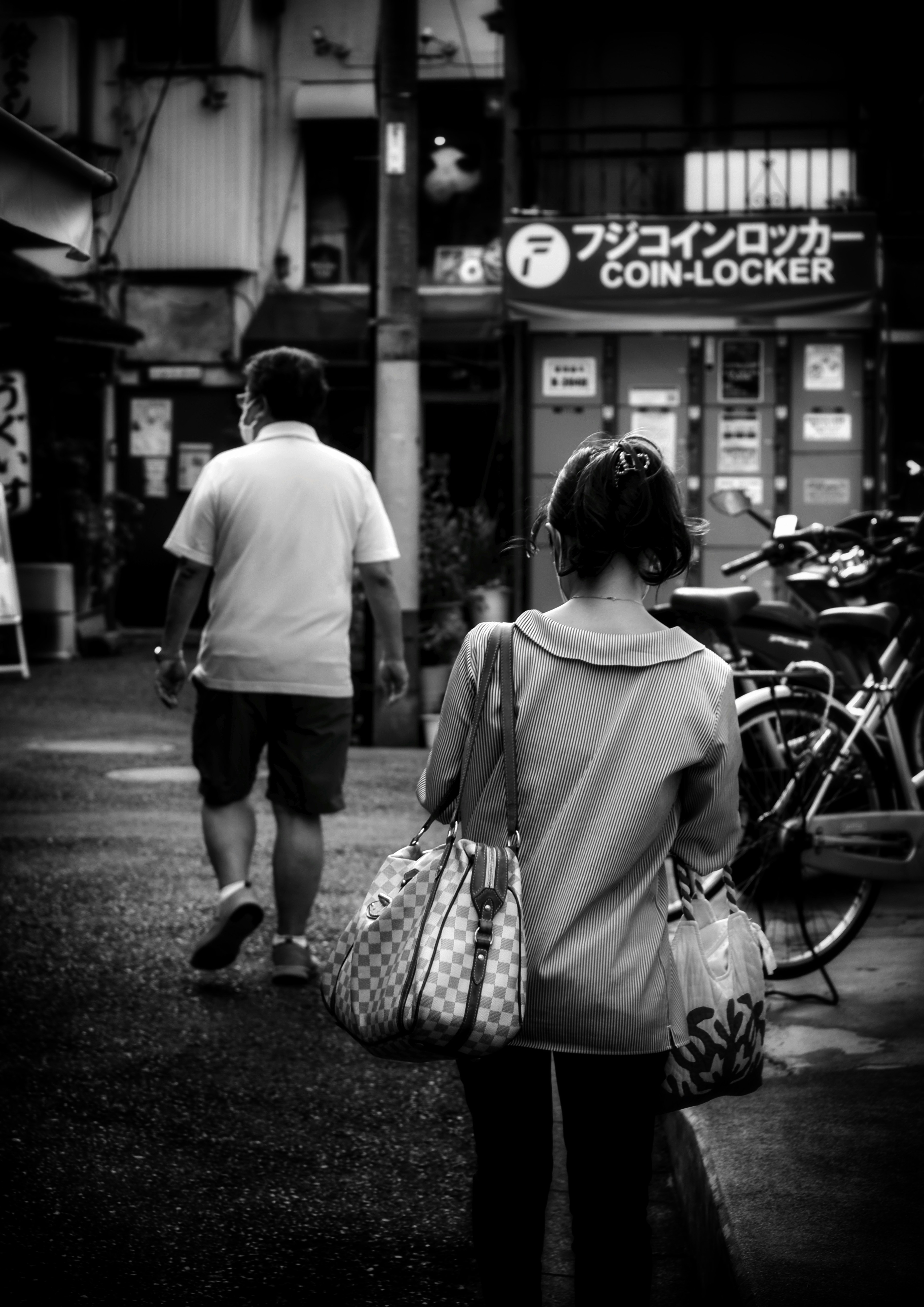 Photo by rojiurayokocho