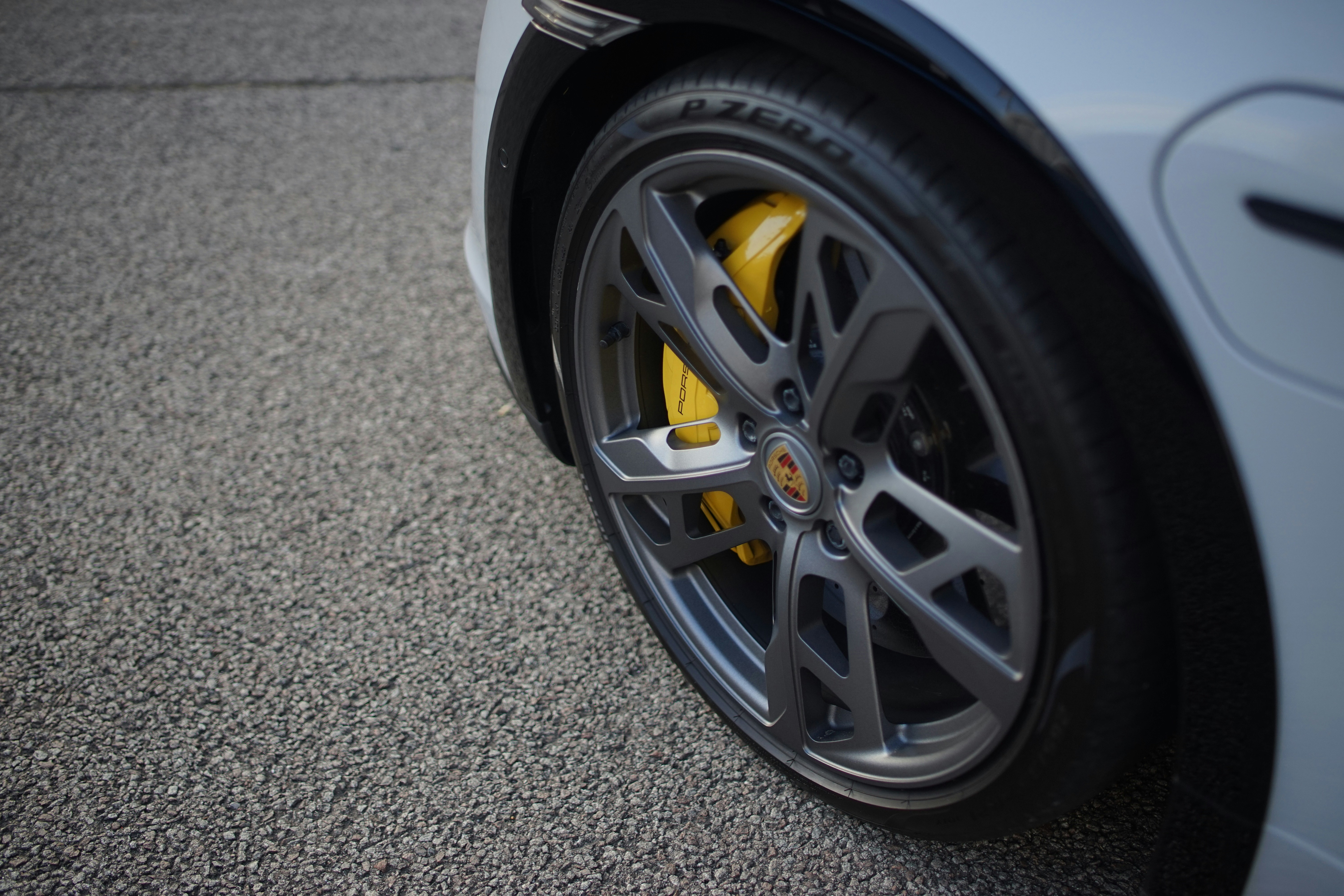 Nahaufnahme eines Autoreifens