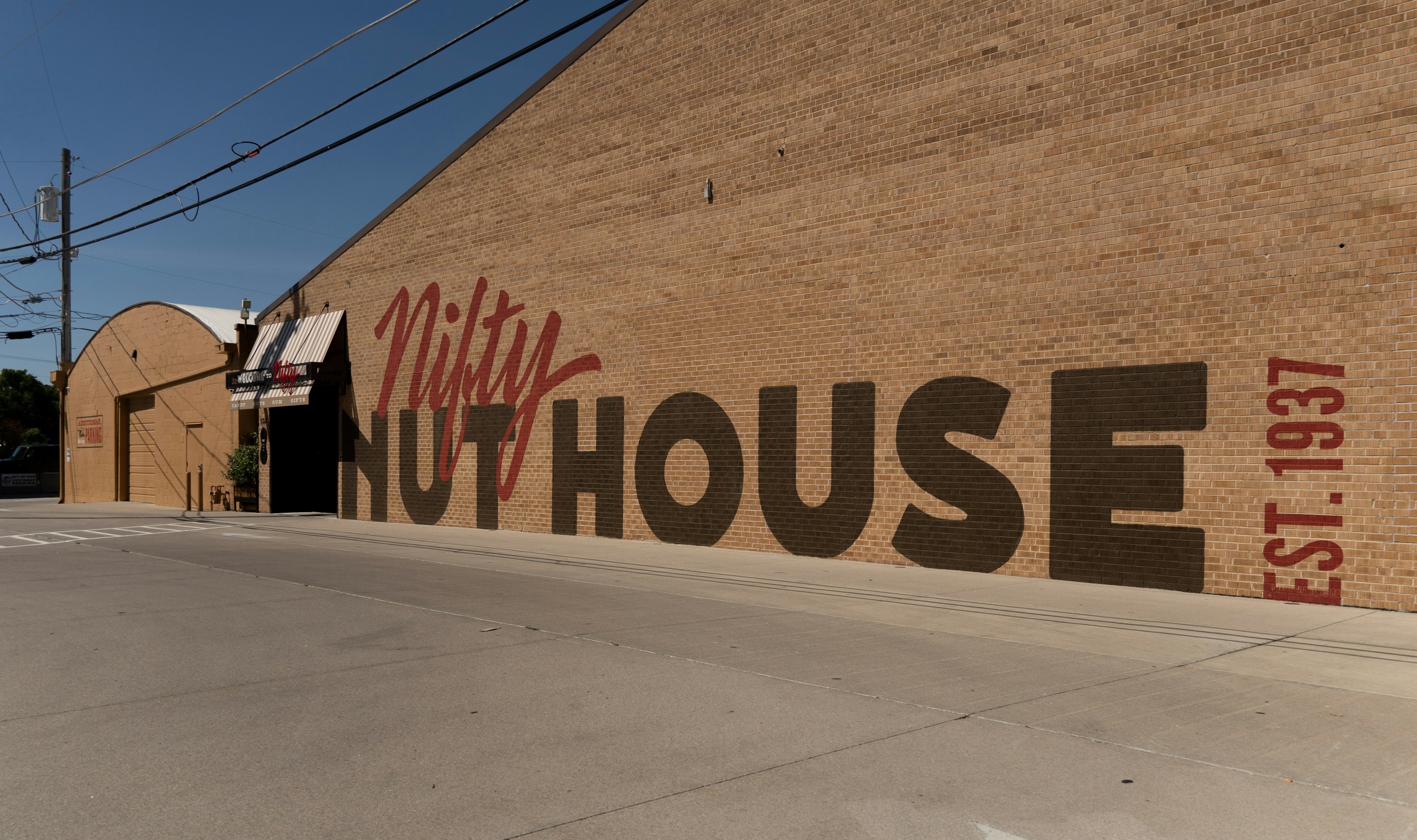 nifty nut house wichita ks
