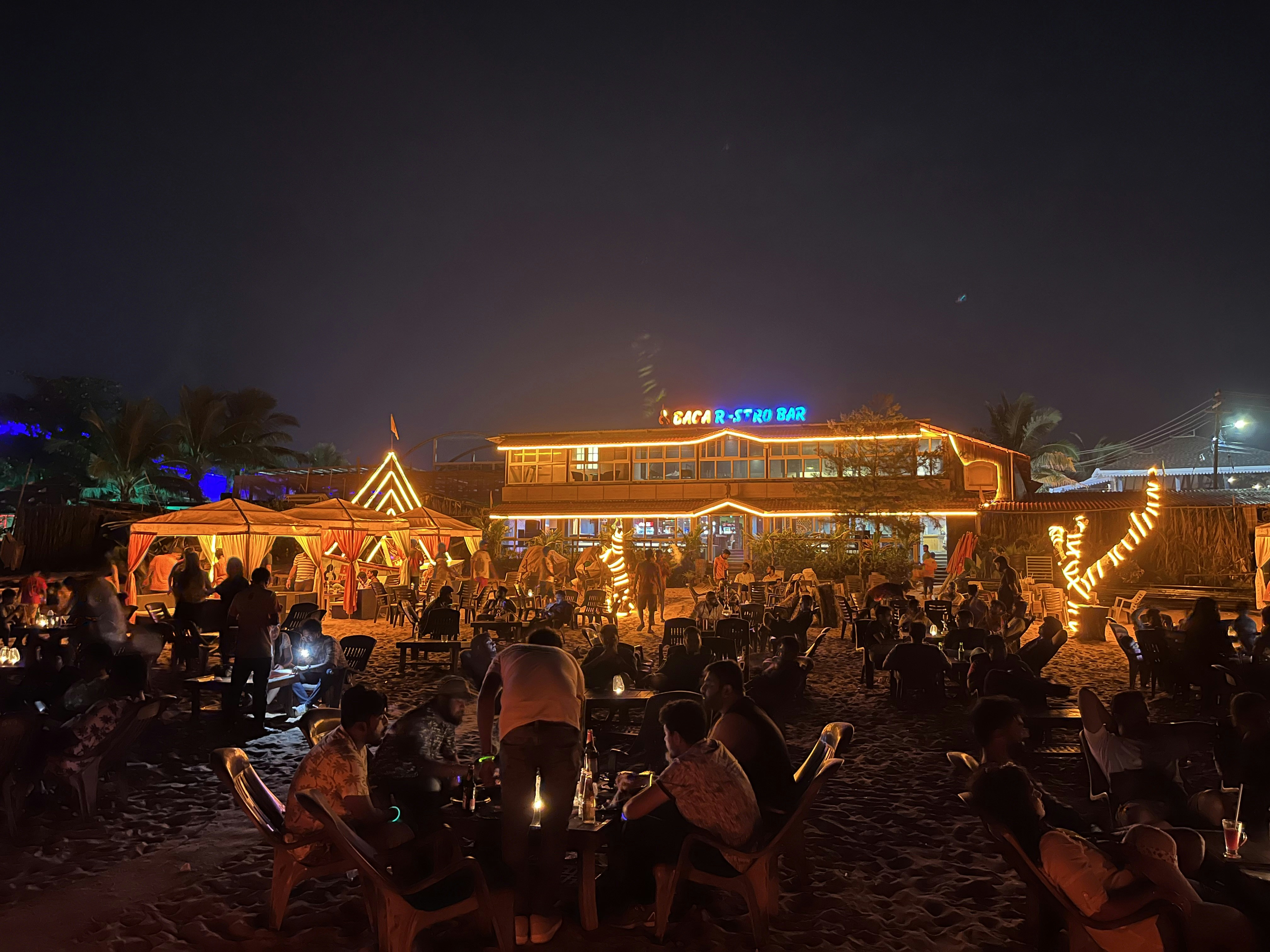 Málaga de Noche: Terrazas Frente al Mar y Discotecas Top
