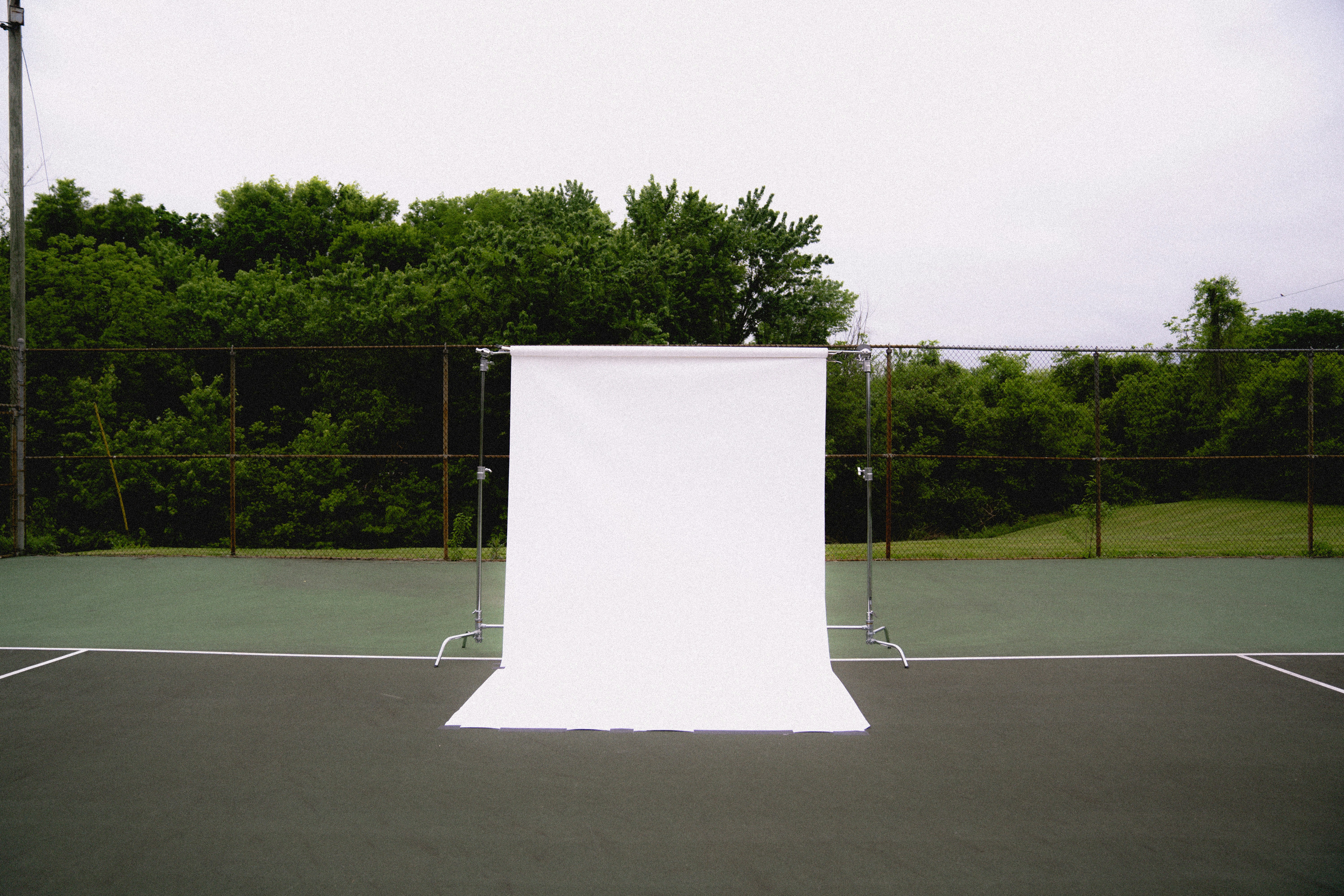 papan tulis di lapangan tenis