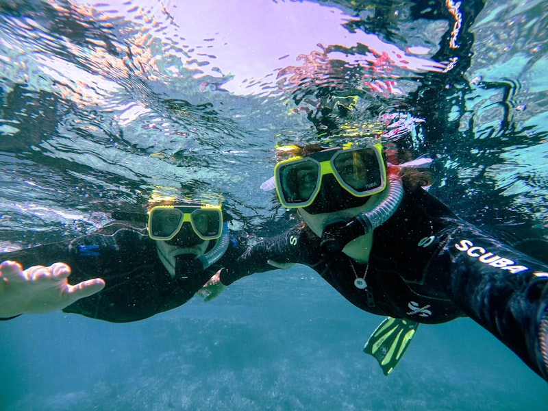 Etika eco-diving dan snorkeling untuk pemula menjaga kelestarian terumbu karang
