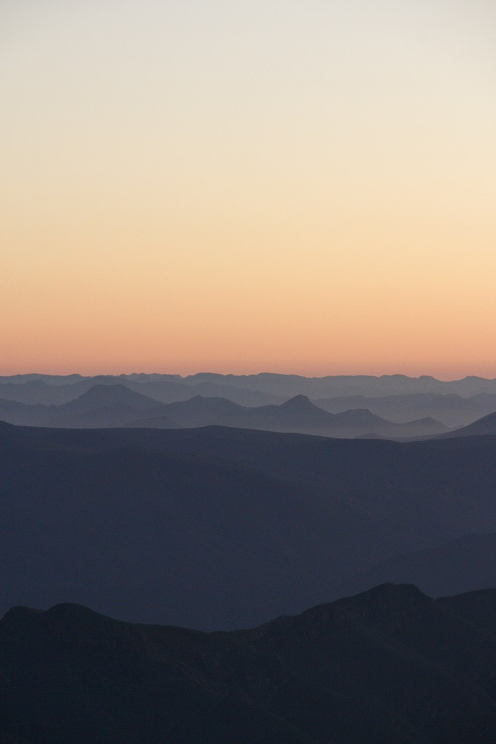 Blick auf die Berge bei Sonnenuntergang