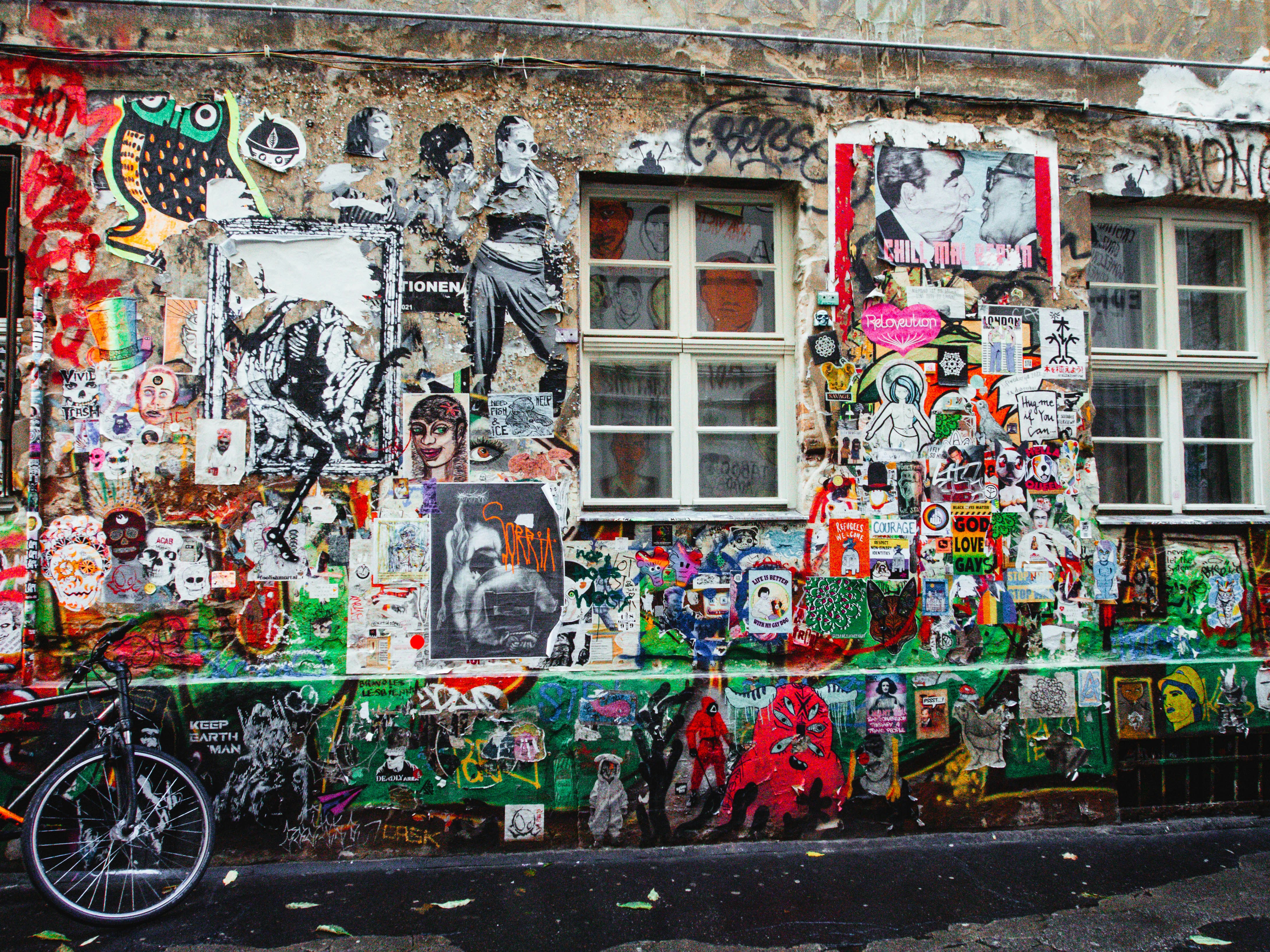 Photo 1664979943196 5df329f3dd60?crop=entropy&cs=tinysrgb&fit=max&fm=jpg&ixid=M3w1MjQ0NjR8MHwxfHNlYXJjaHwxMHx8ZSUyMGJpa2UlMjByZW50YWwlMjBCZXJsaW58ZW58MHwwfHx8MTc3MTY2ODAzNXww&ixlib=rb 4.1