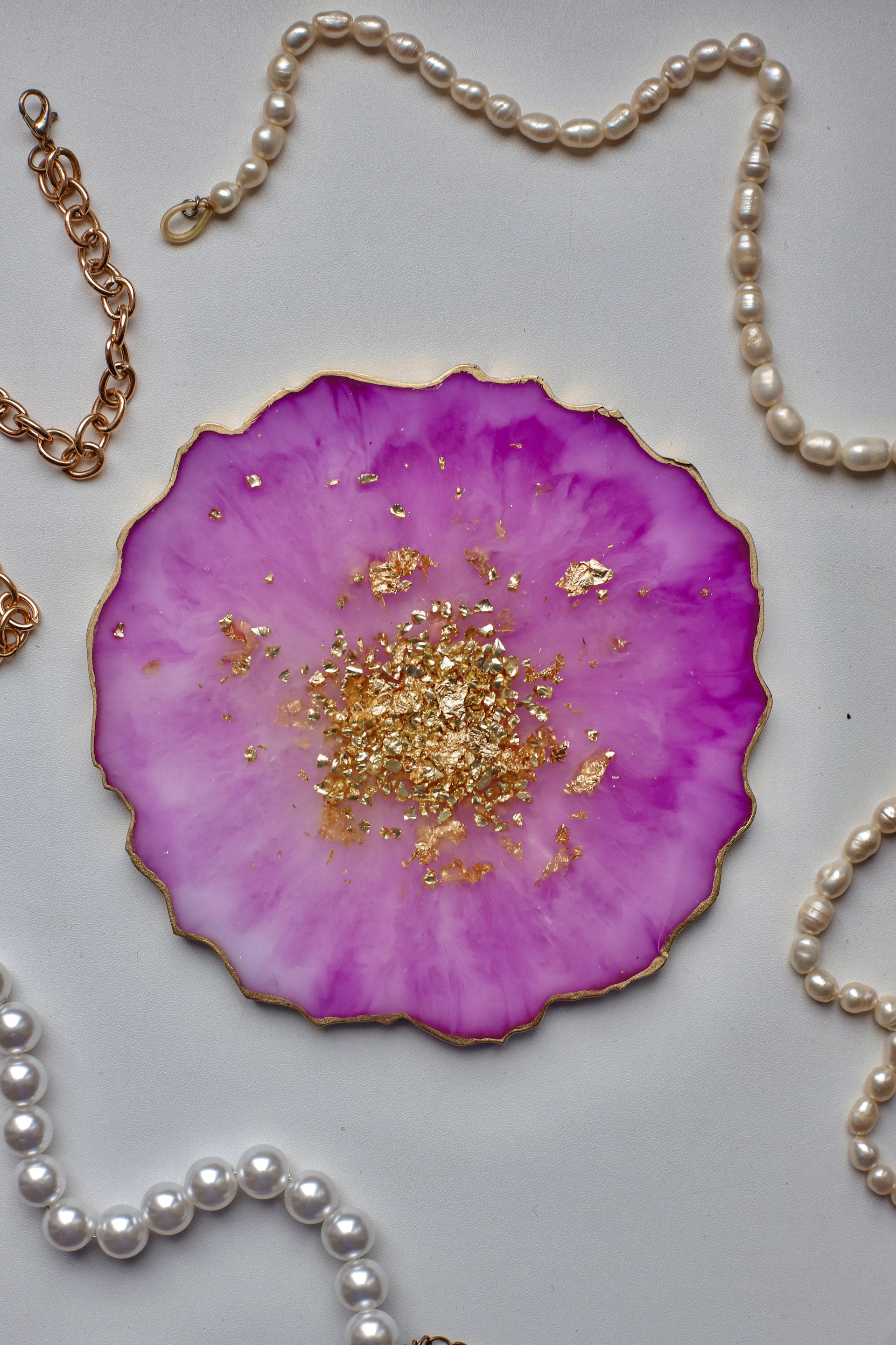 a necklace with a flower design