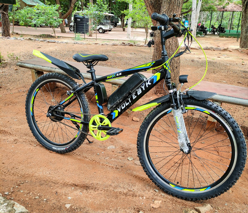 Vélo enfant coloré robuste