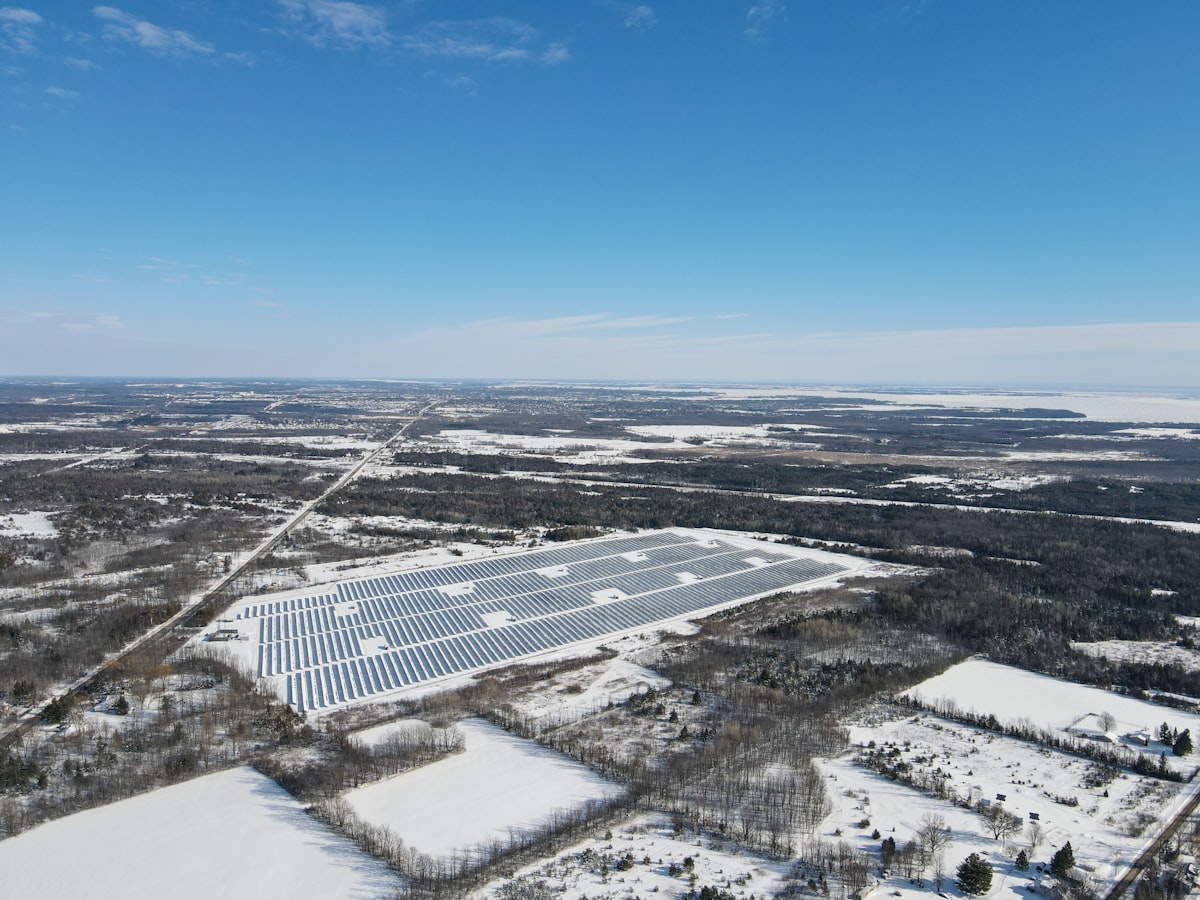 Will Solar Panels Work in Winter? Debunking the Myths