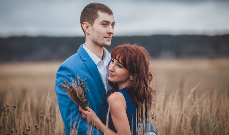 Pareja en campo madrileño