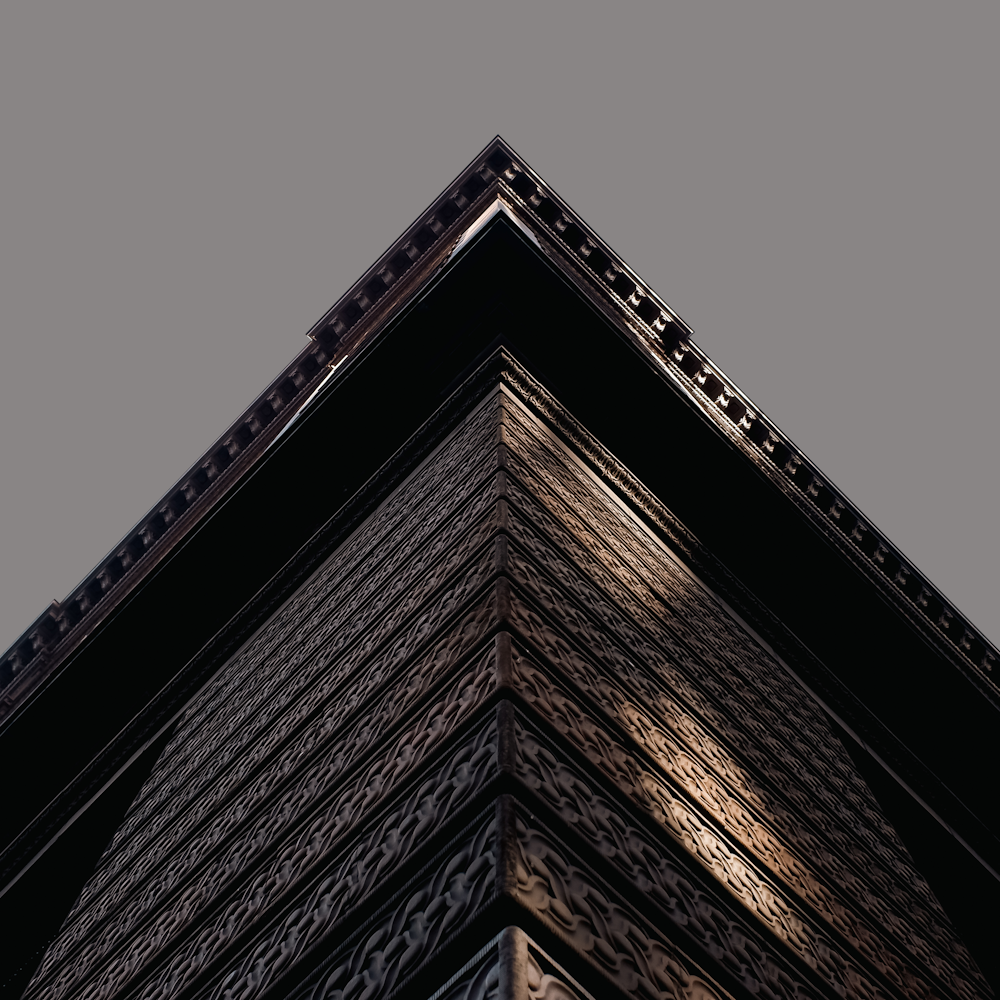 Un primo piano della Torre Eiffel