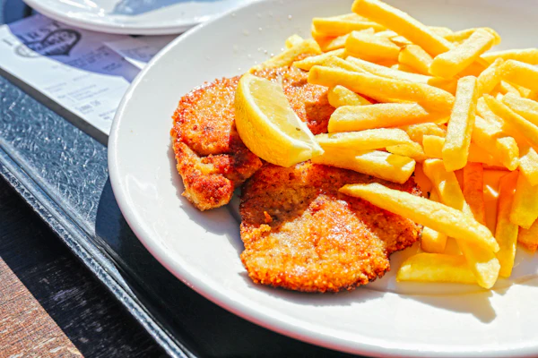 Escalope con patatas fritas