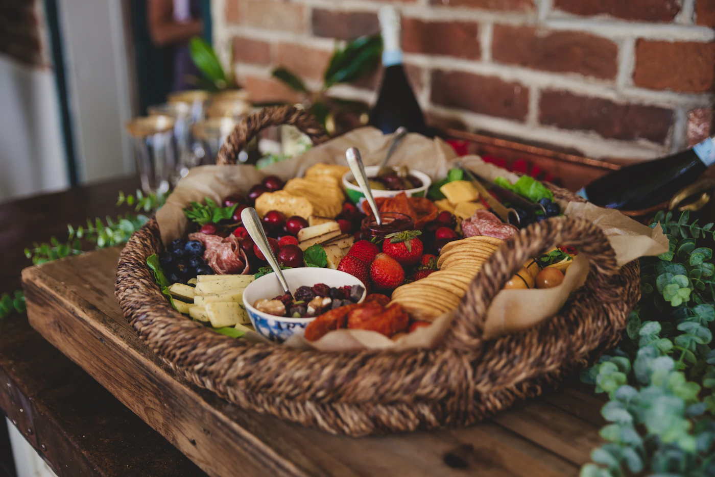 Best wedding caterers for vegan menus — A colorful spread of vegan appetizers and entrees served at a wedding reception.