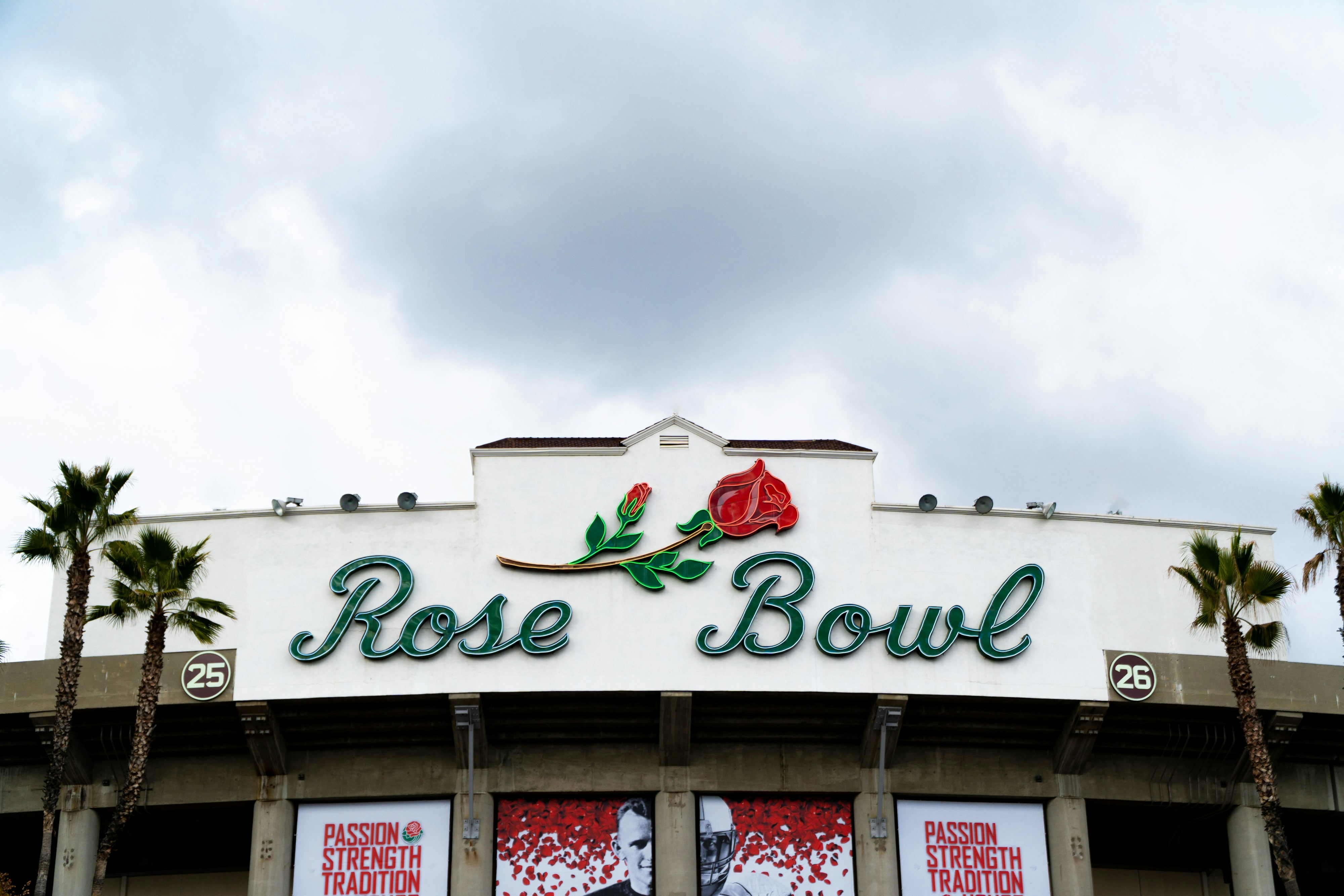 College Football Bowl Season: A Closer Look at the Hawai'i Bowl