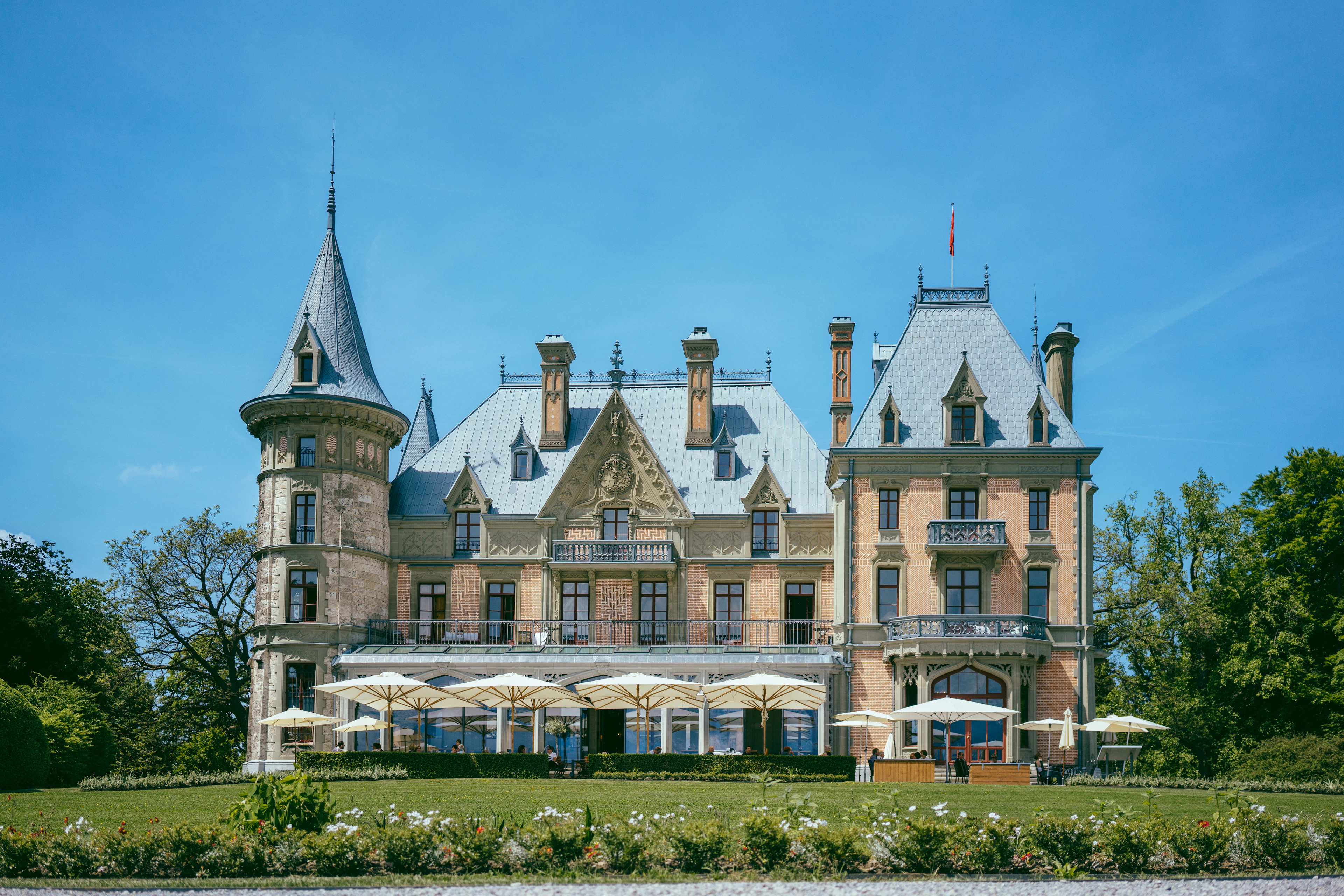 Schadau-style lakeside castle near Thun, a day trip from Bern