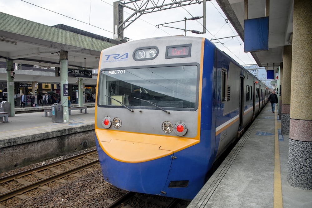 a train at a train station