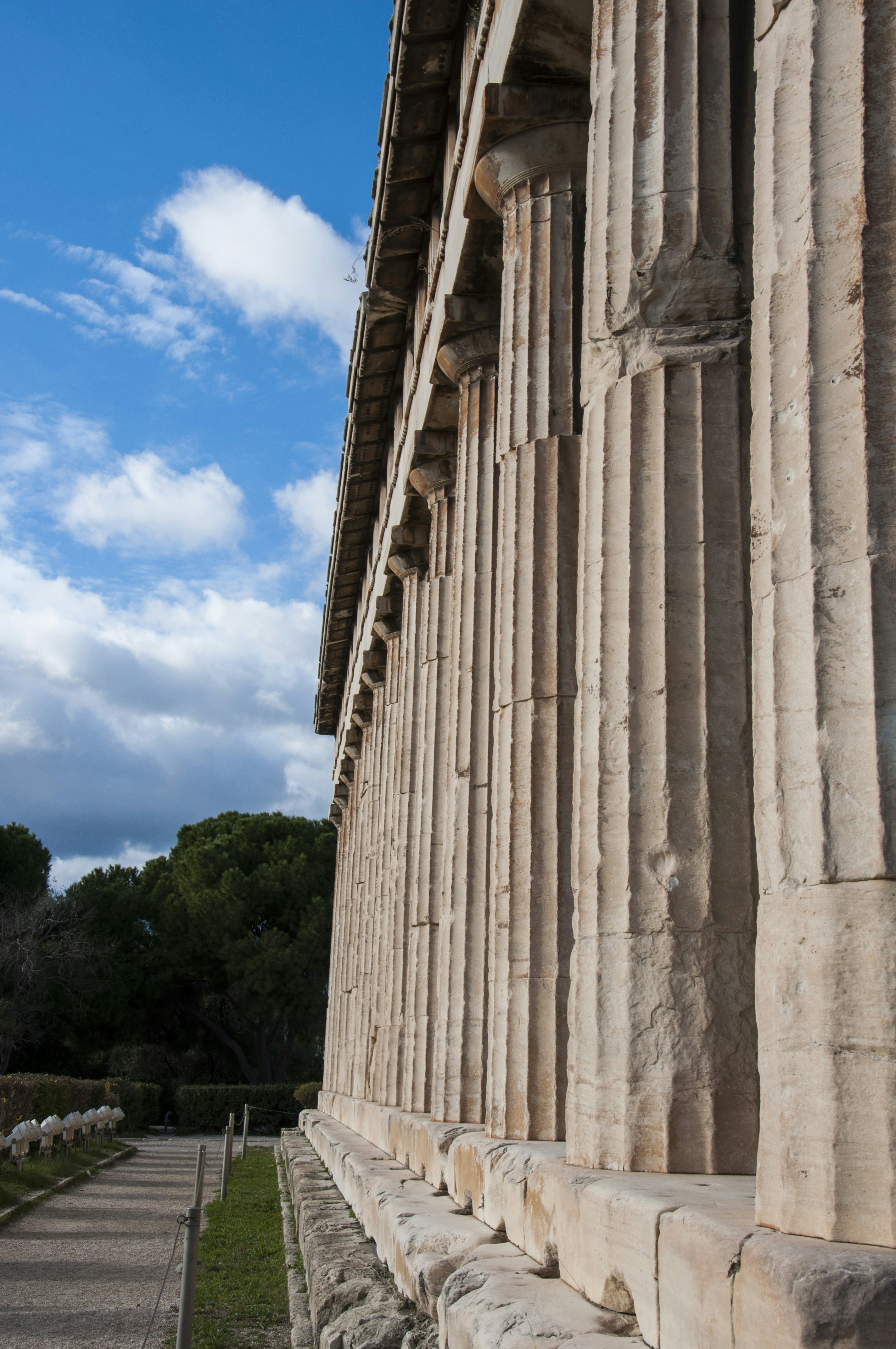 A stone building with a walkway photo – Free Athens Image on Unsplash