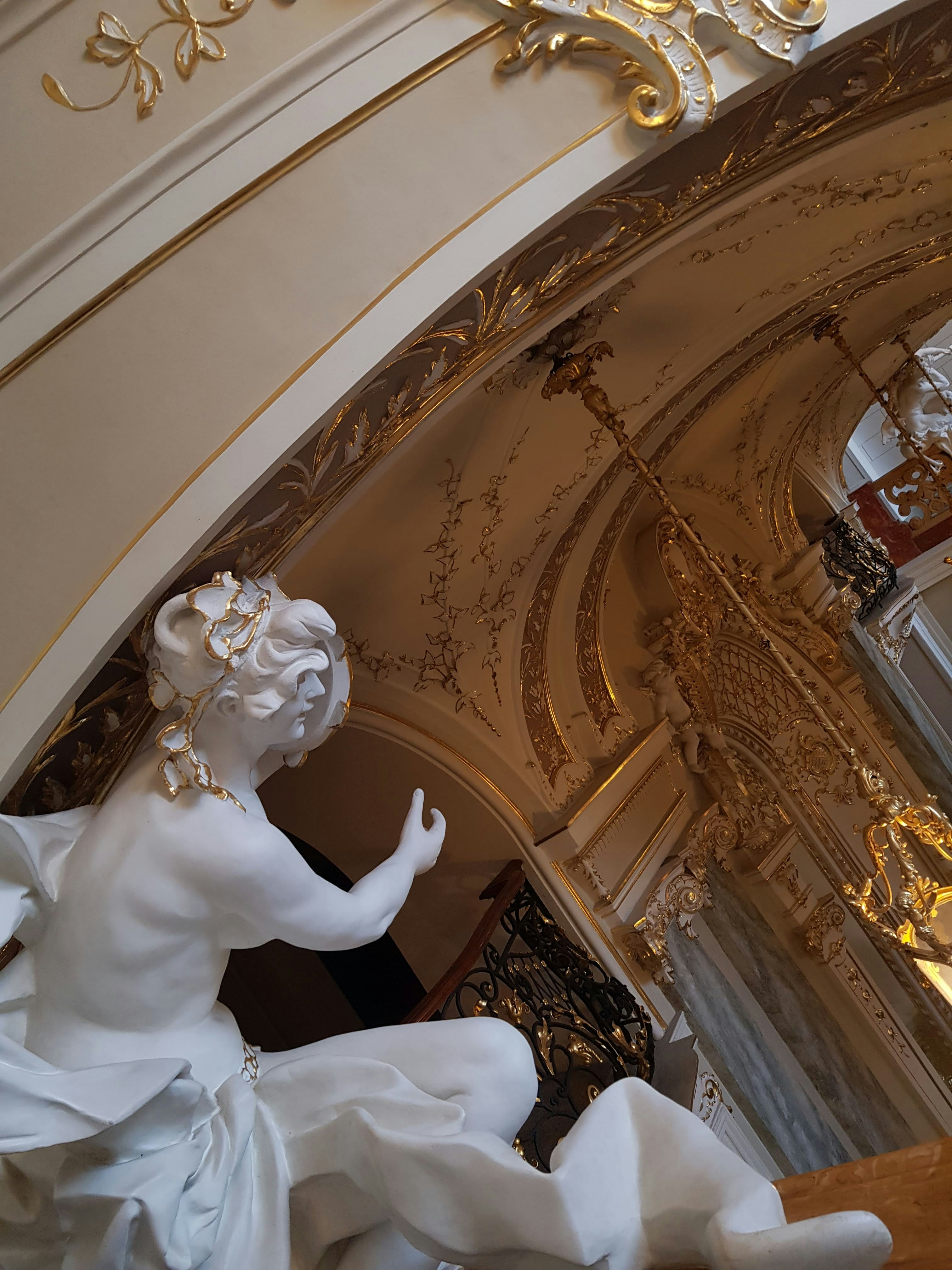 تمثال رخام فاخر