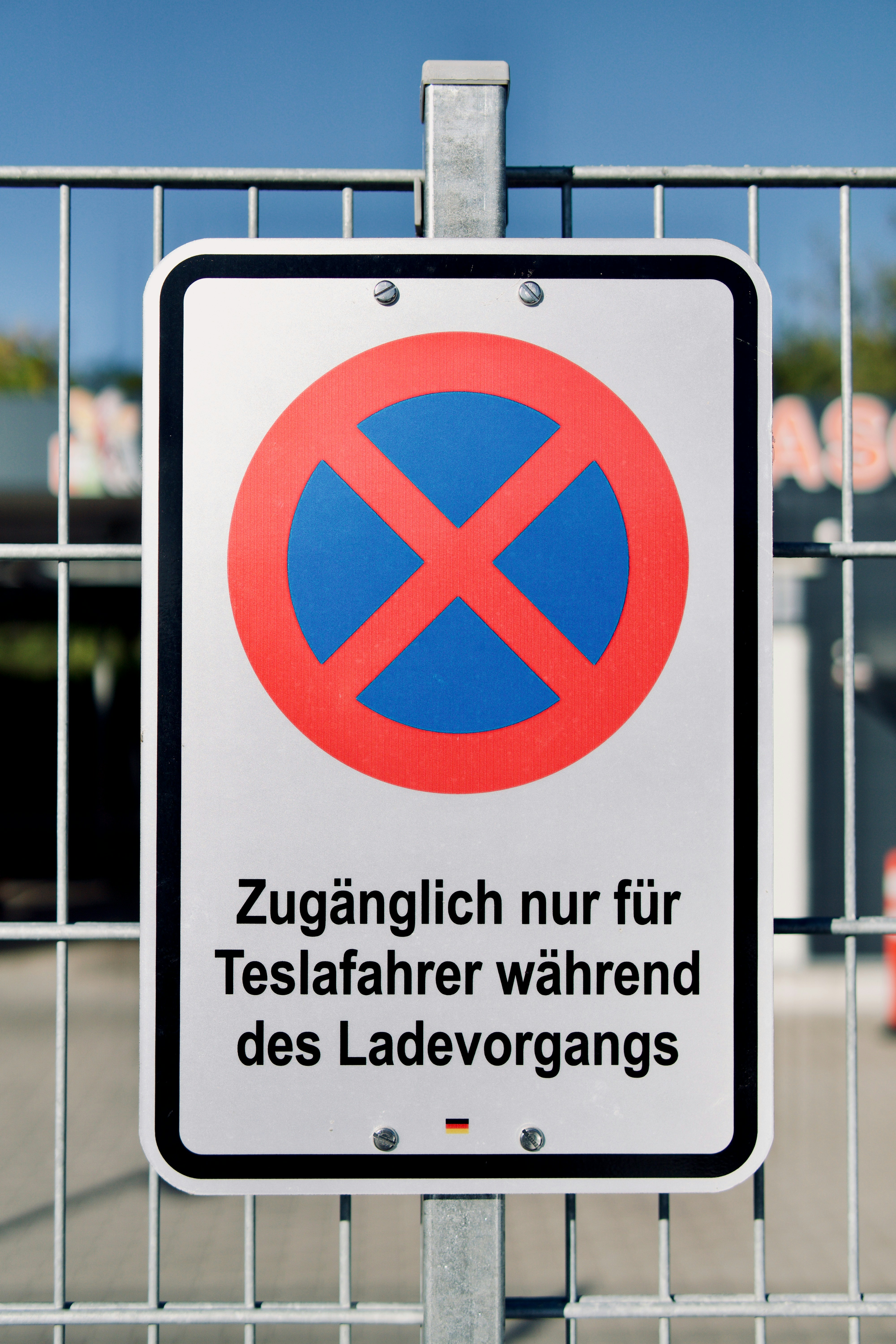 photo-1665341454756-2cac27ecd220?ixid=M3wxMjA3fDB8MXxzZWFyY2h8MTJ8fGV1cm9wYWNhc2lub2Rvd25sb2FkLmRlfGVufDB8fHx8MTc1ODkzMDIwMHww\u0026ixlib=rb-4.1.0