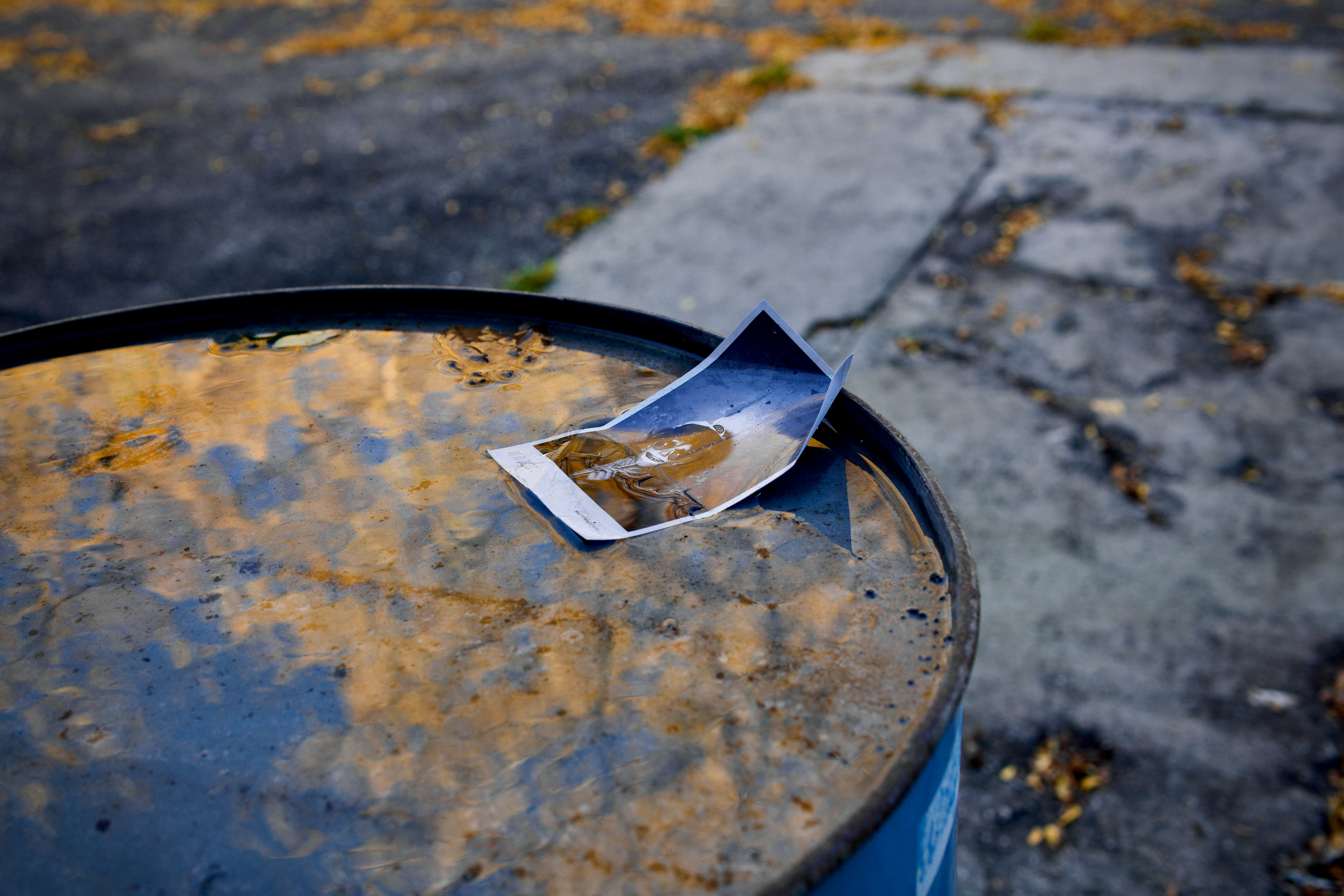 photo 1665341455386 76d0ee5abe4a?crop=entropy&cs=tinysrgb&fit=max&fm=jpg&ixid=M3w1MjQ0NjR8MHwxfHNlYXJjaHwxNHx8V2F0ZXIlMjBiYXJyZWxzfGVufDB8MHx8fDE3NTE0NTc4MTB8MA&ixlib=rb 4.1