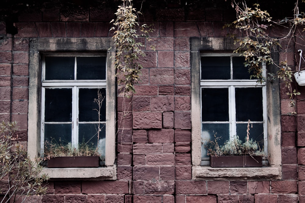 a brick building with windows