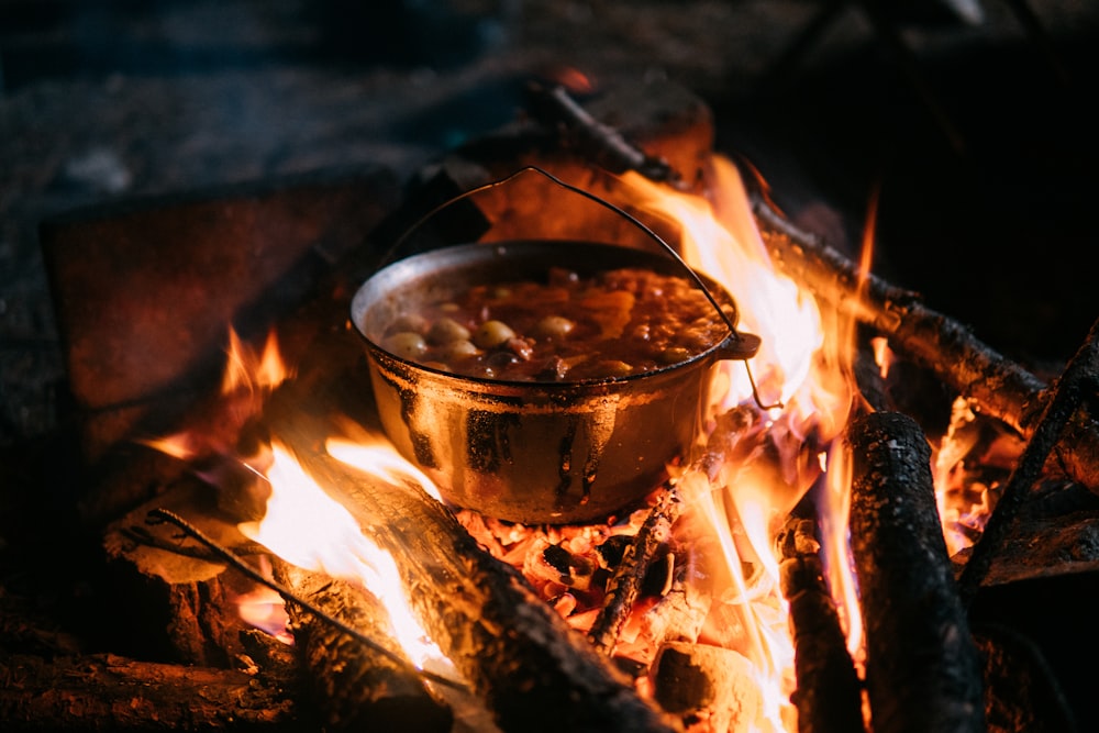 火の上の鍋