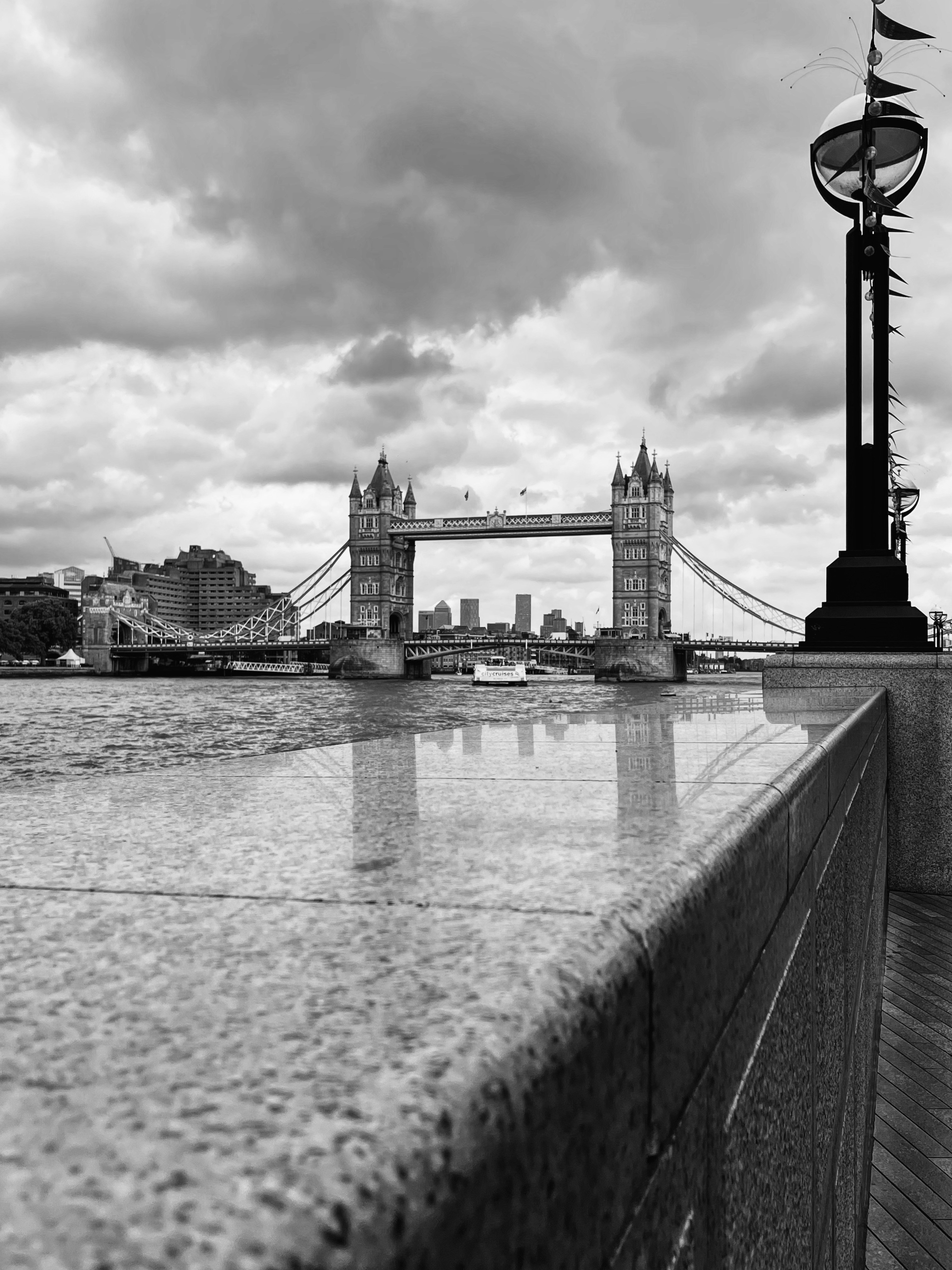 A bridge over water photo Free London Image on Unsplash