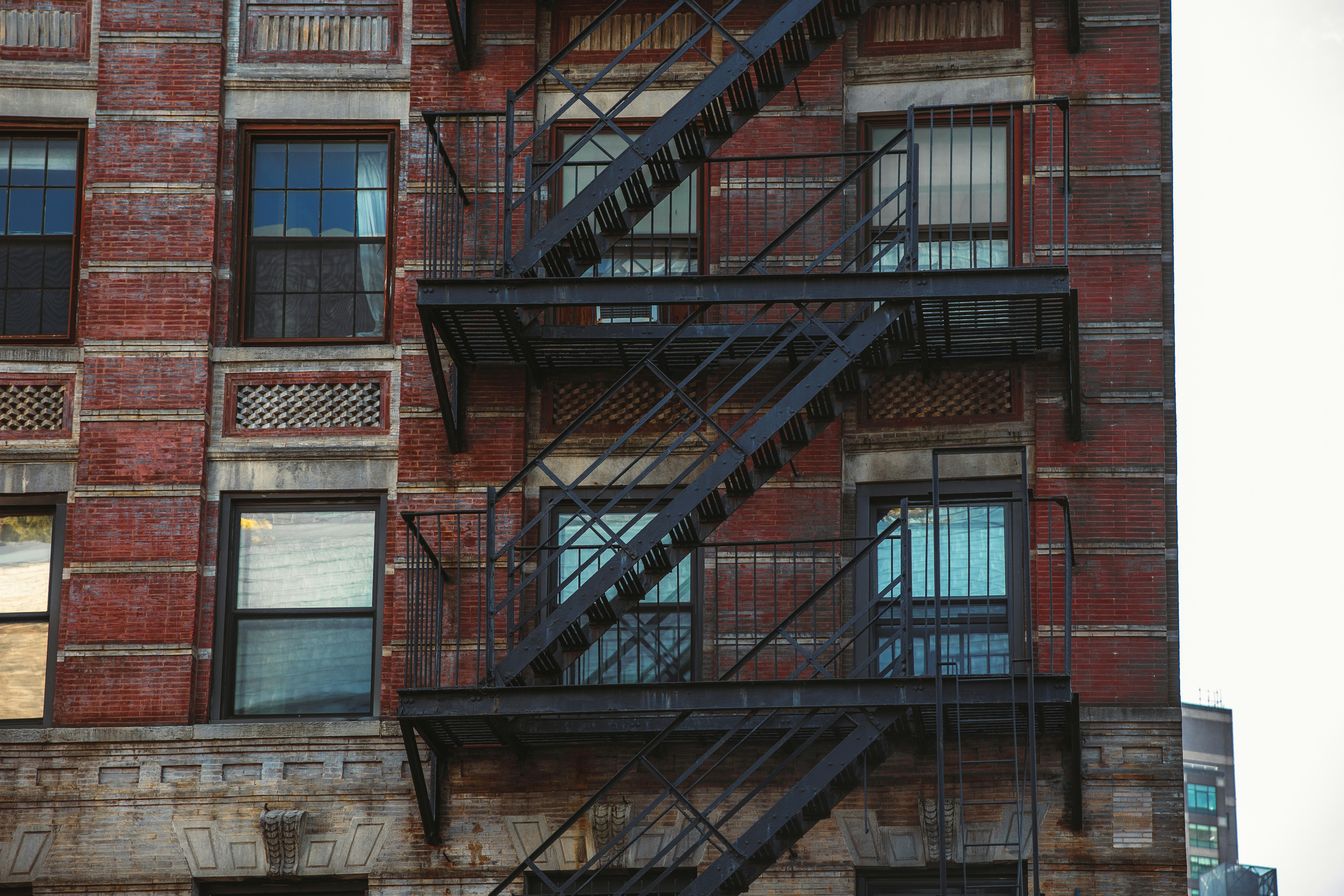 A building with stairs photo Free New york Image on Unsplash