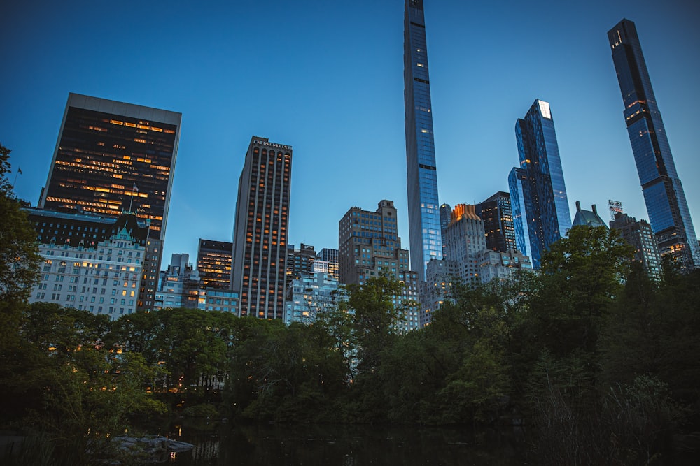 a city skyline at night