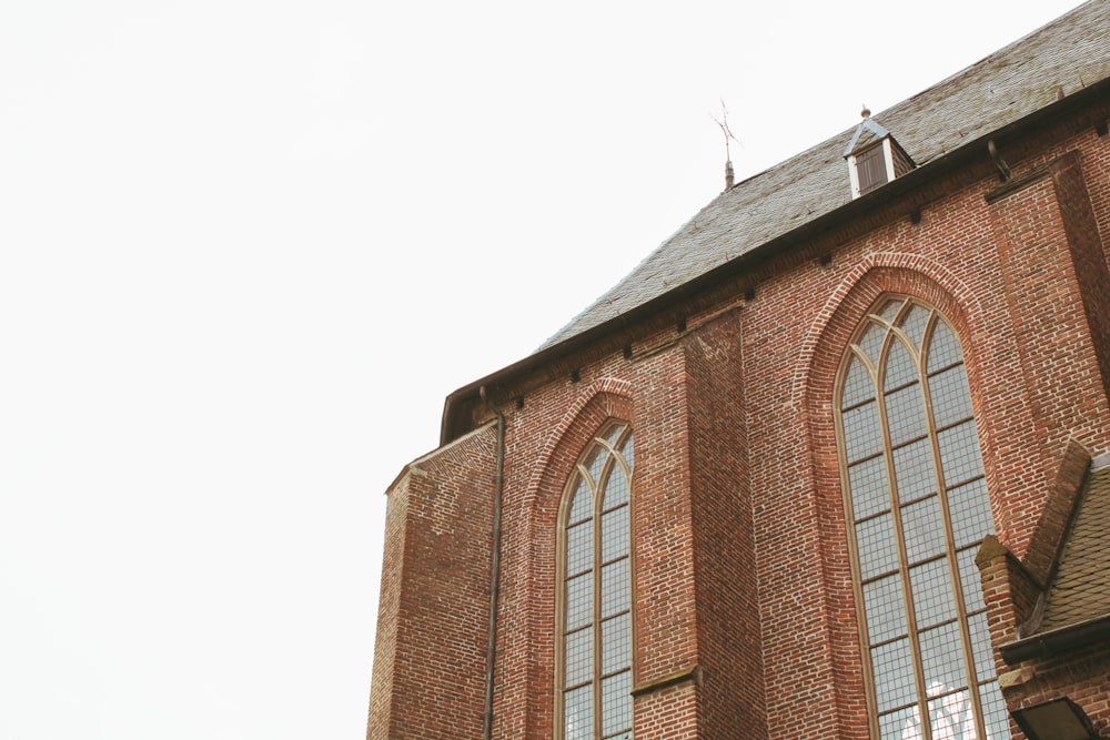 a brick building with windows