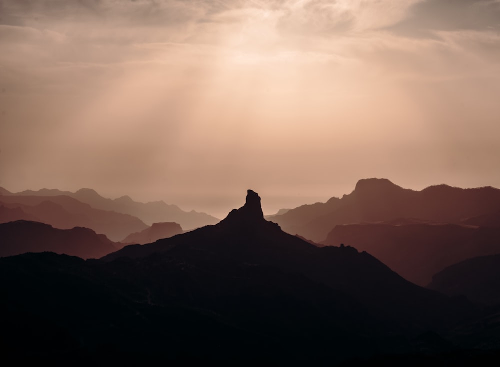 Eine große Wüstenlandschaft