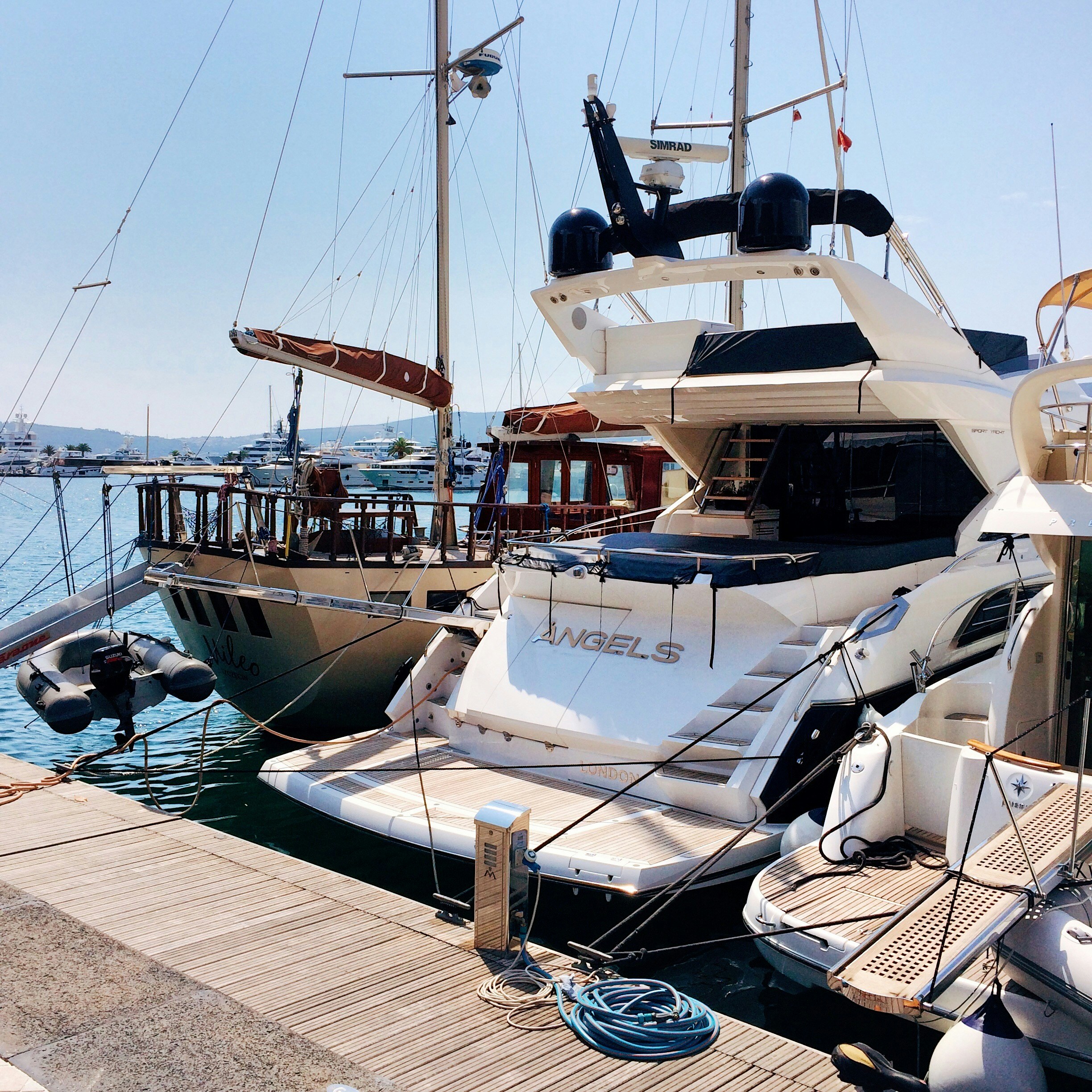 Photo by christinaolshanetska