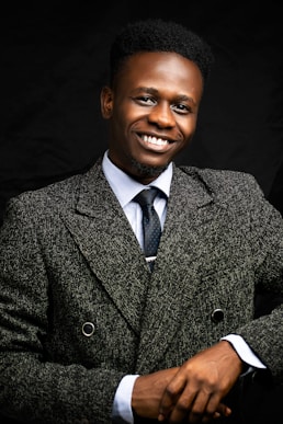 a man in a suit and tie