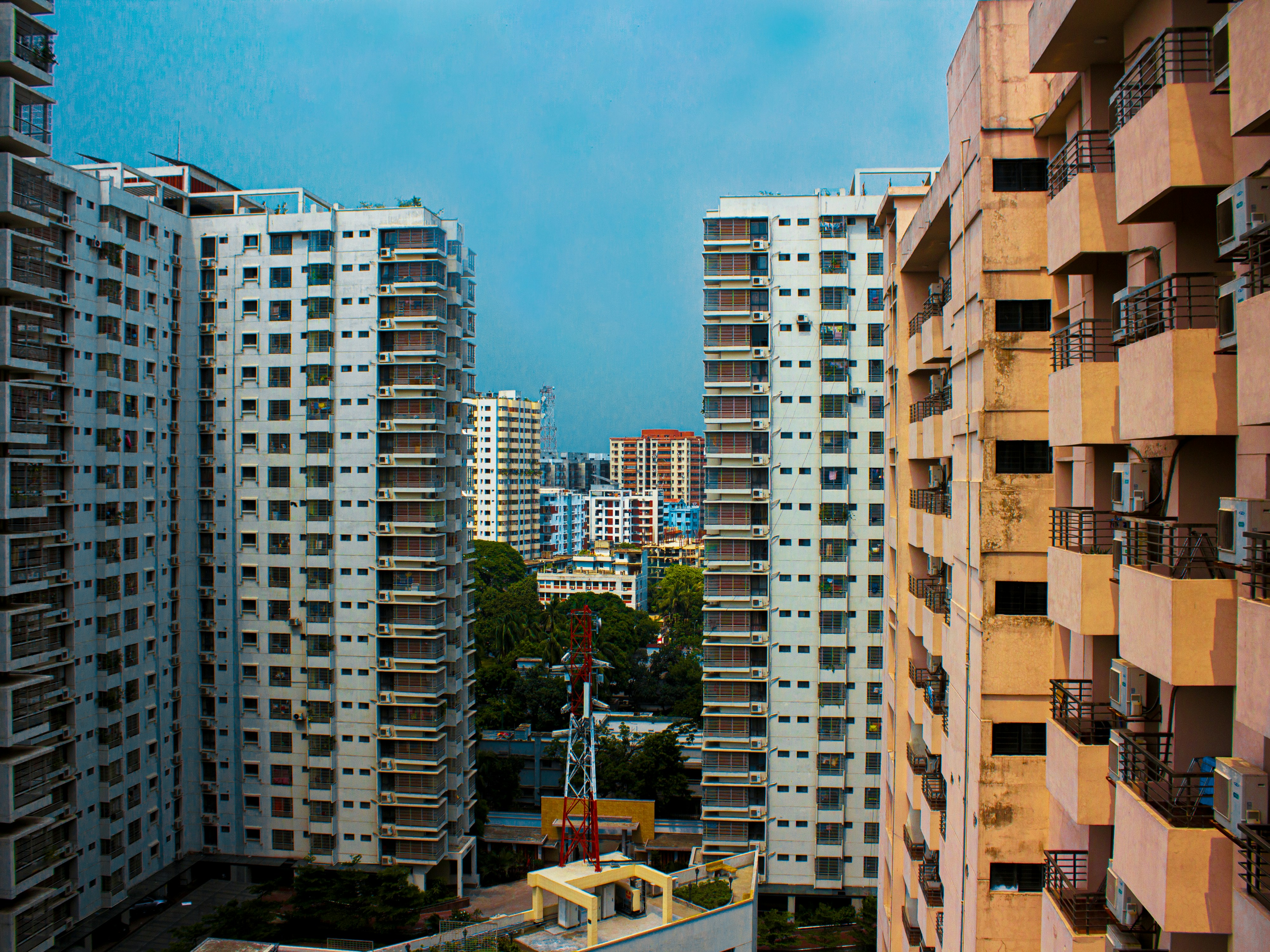 Photo by ibrahimshoikat